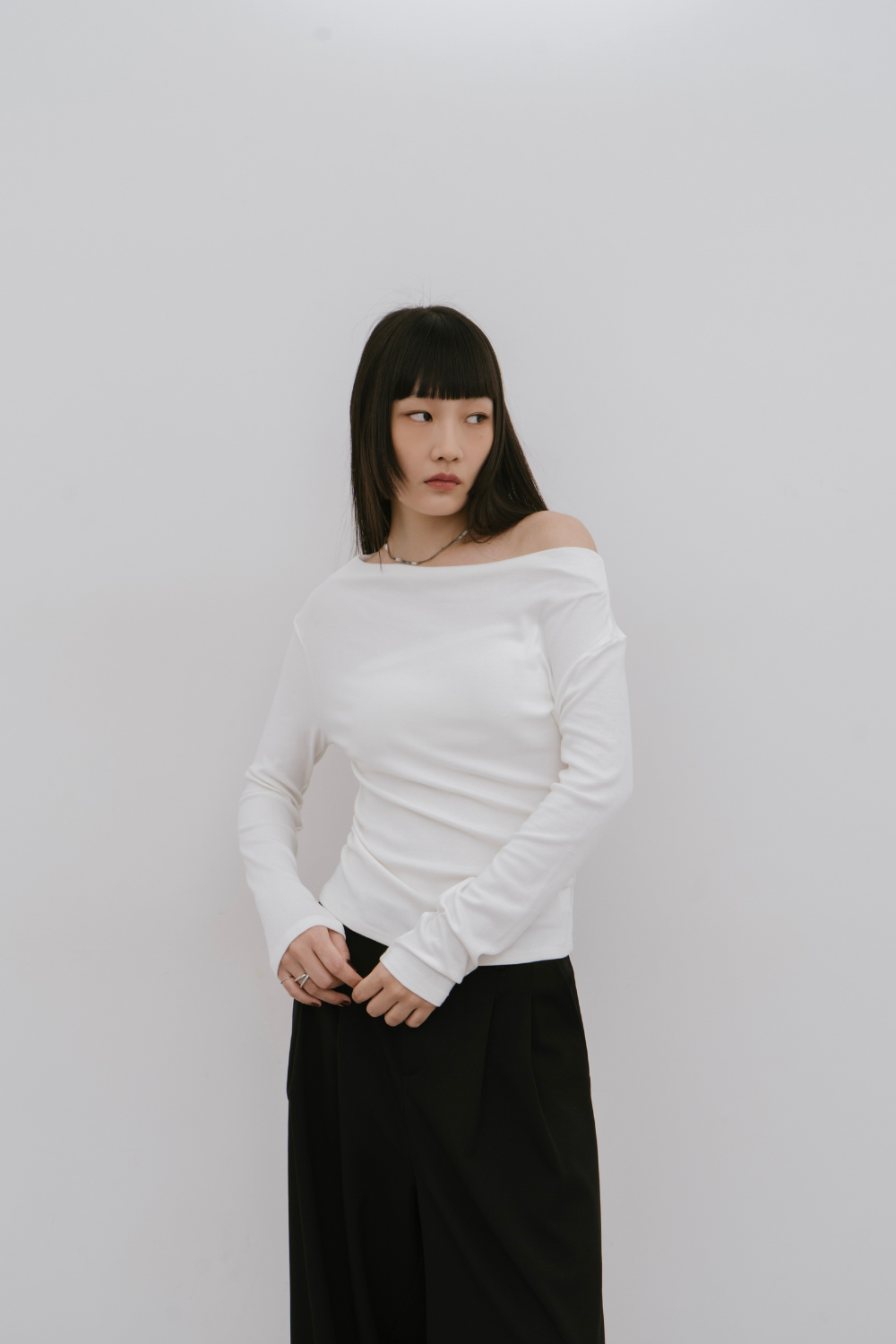 Draped neck off-shoulder long TEE