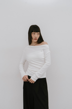 Draped neck off-shoulder long TEE