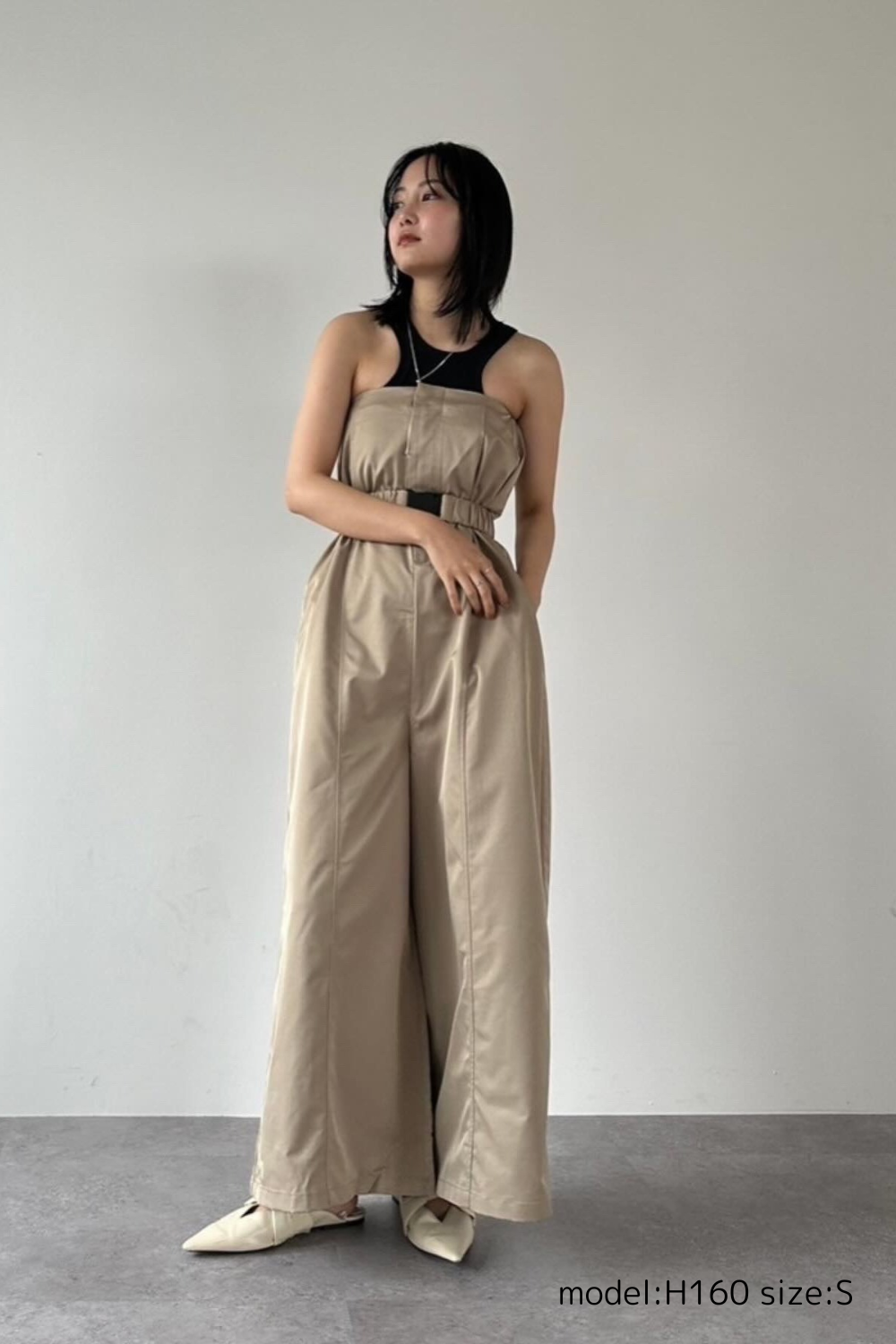 Bare wide overalls