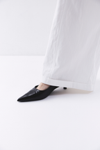 Low rise tuck wide pants
