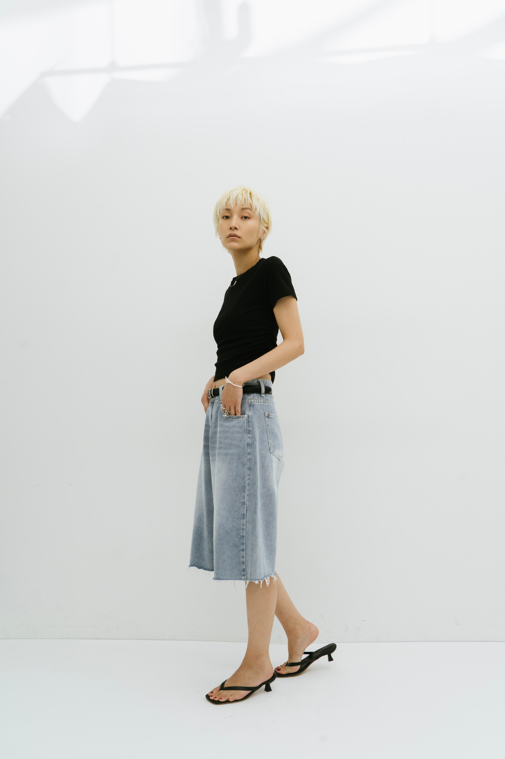 Side gather compact TEE