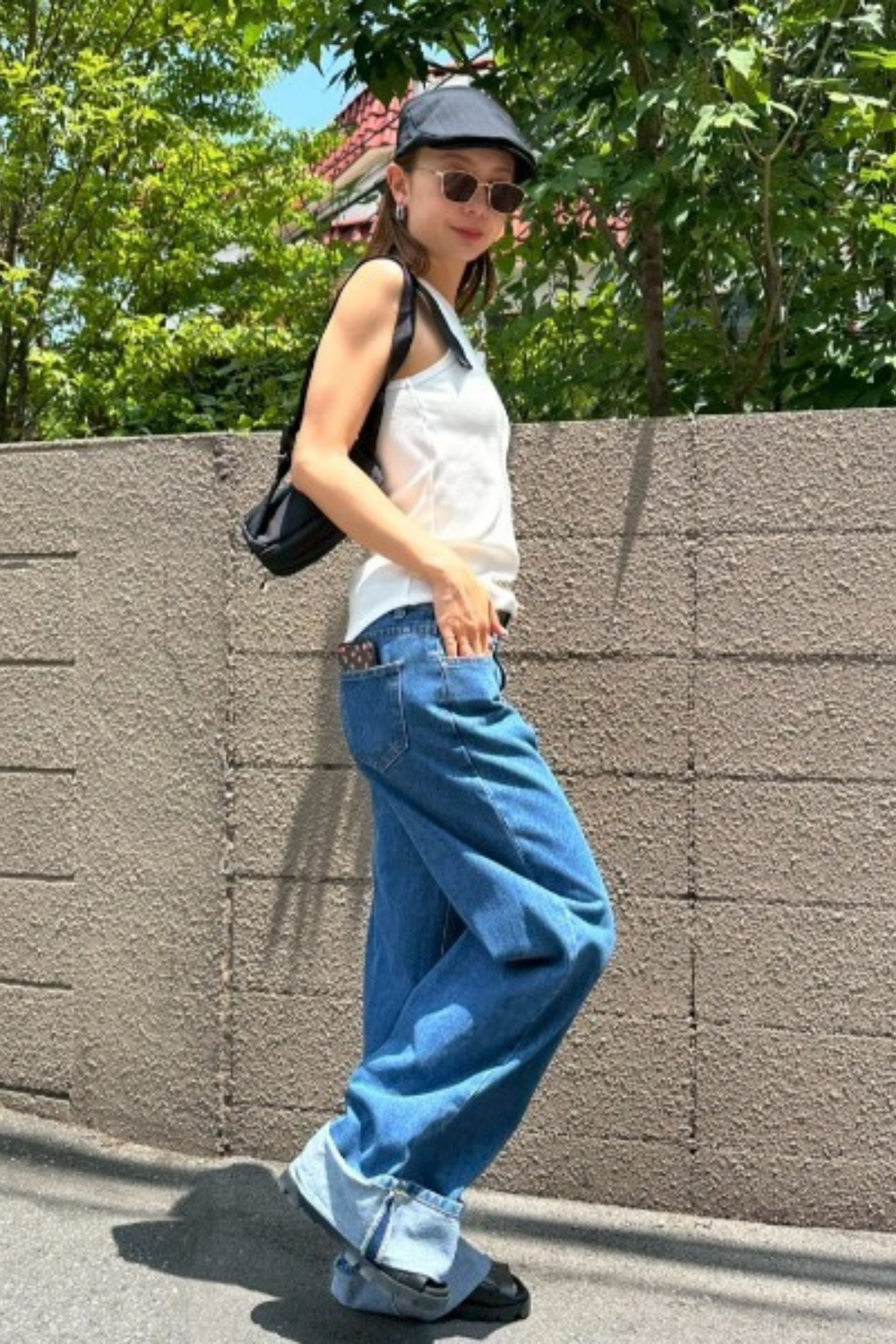 Thermal cup-in tank top