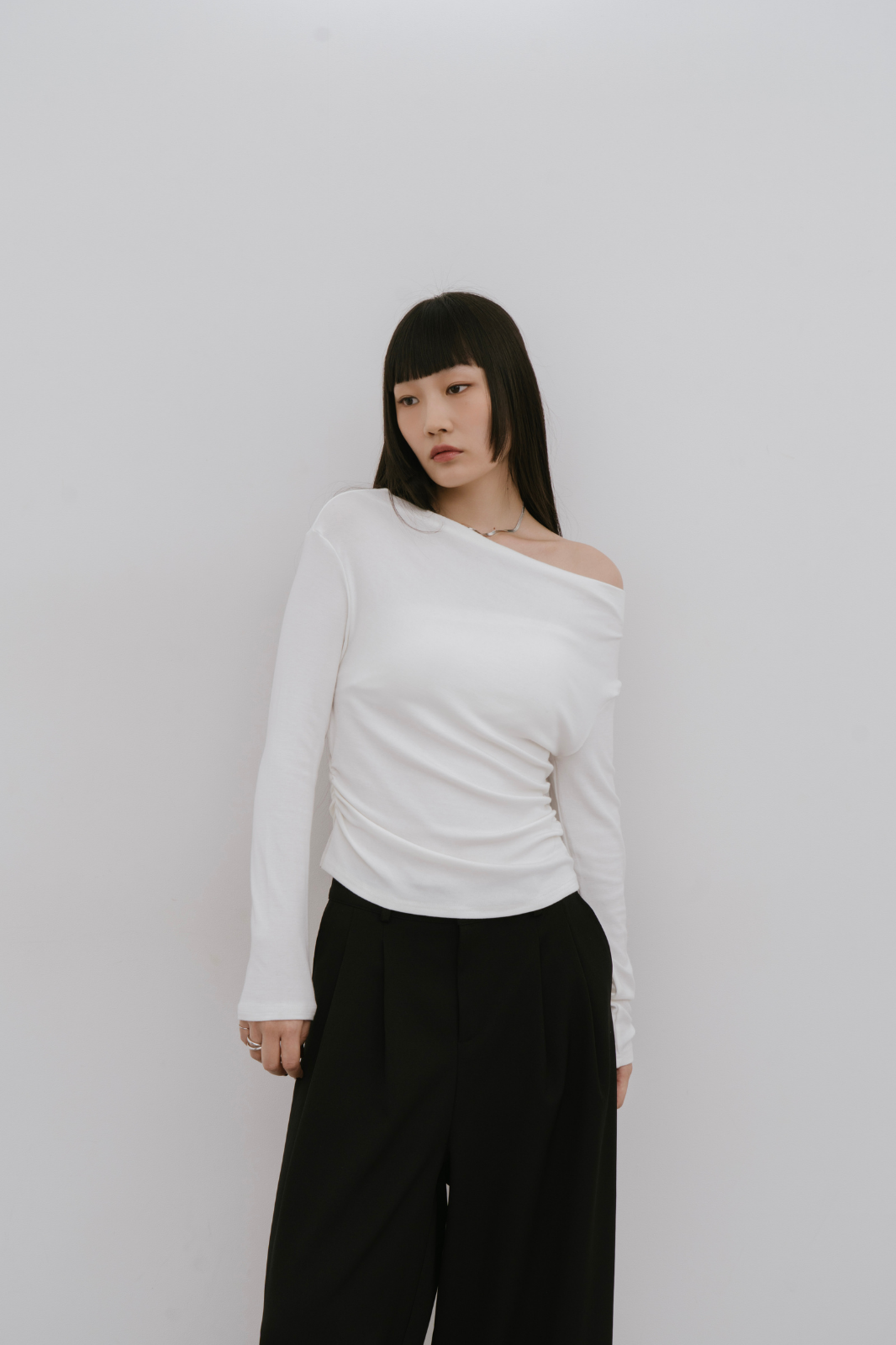 Draped neck off-shoulder long TEE