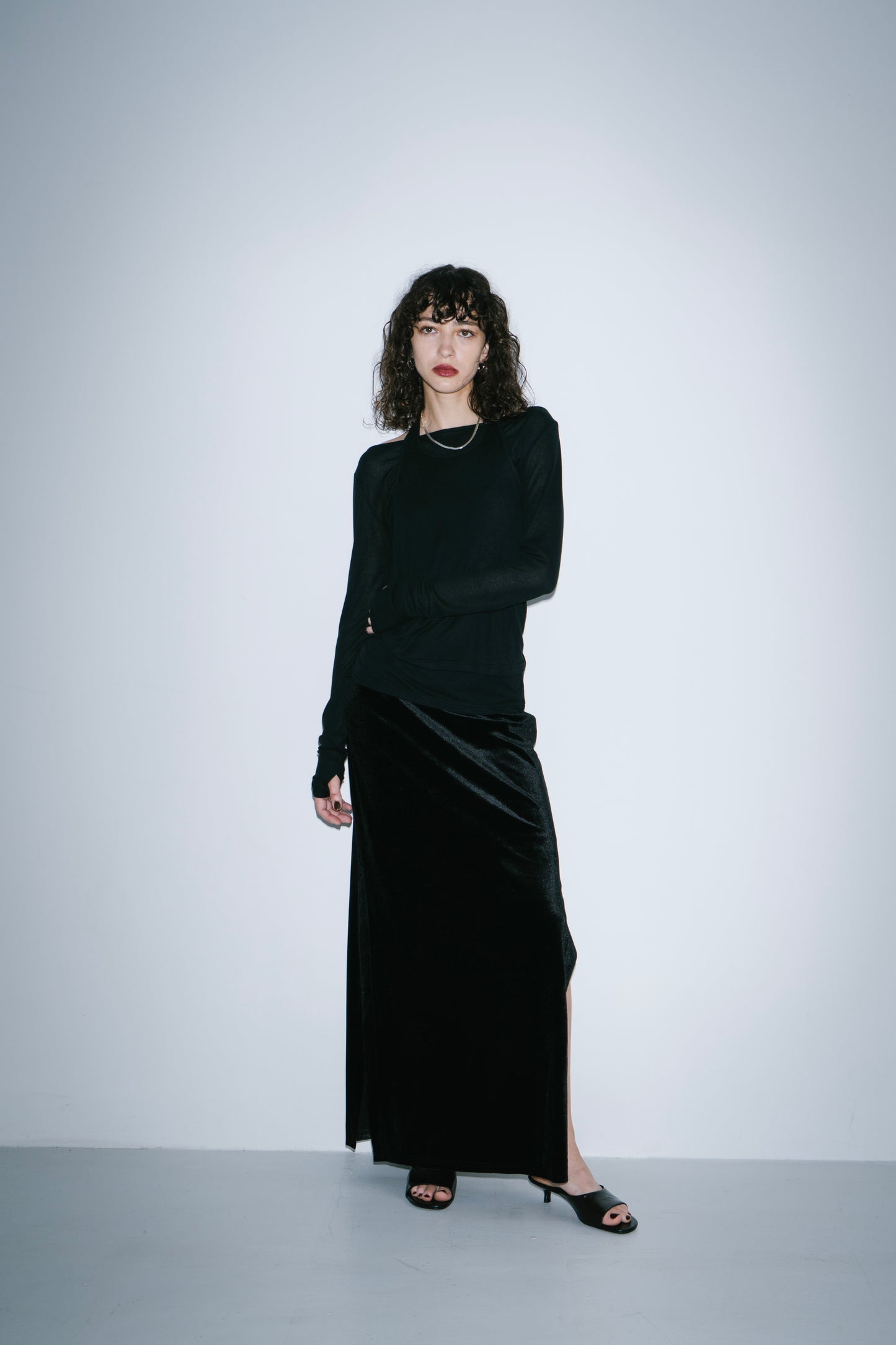 Side vent velour long skirt