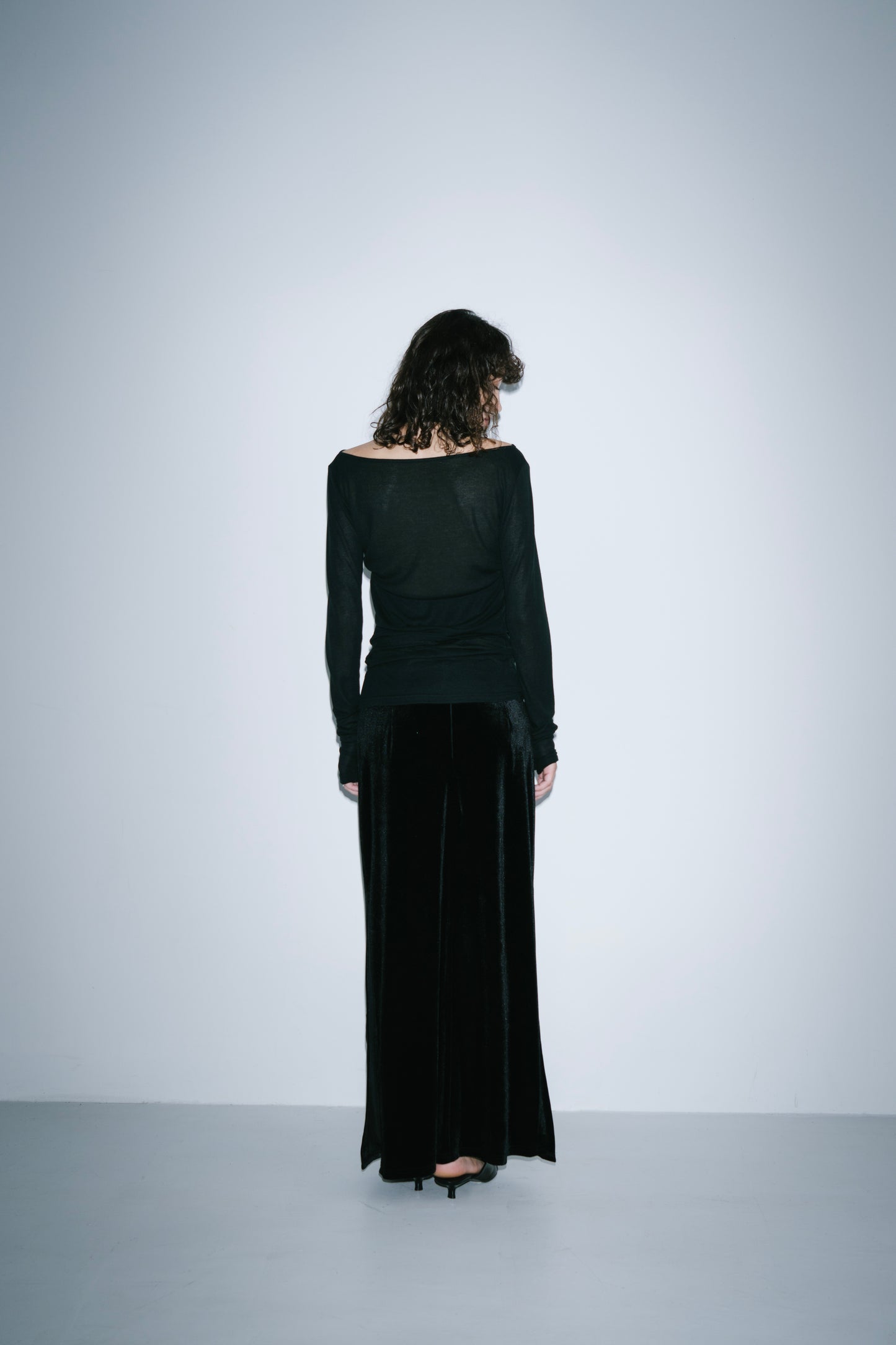 Side vent velour long skirt