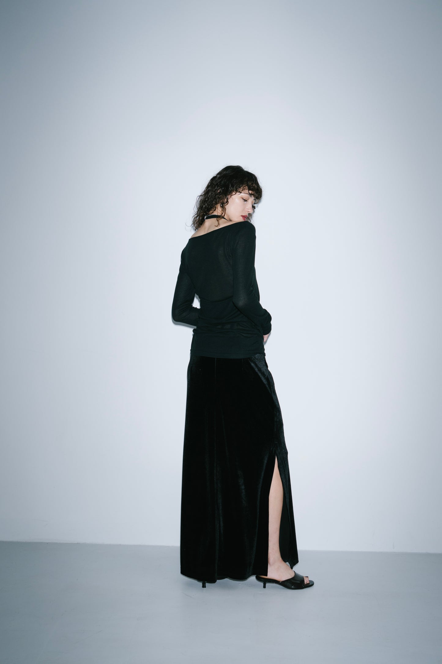 Side vent velour long skirt