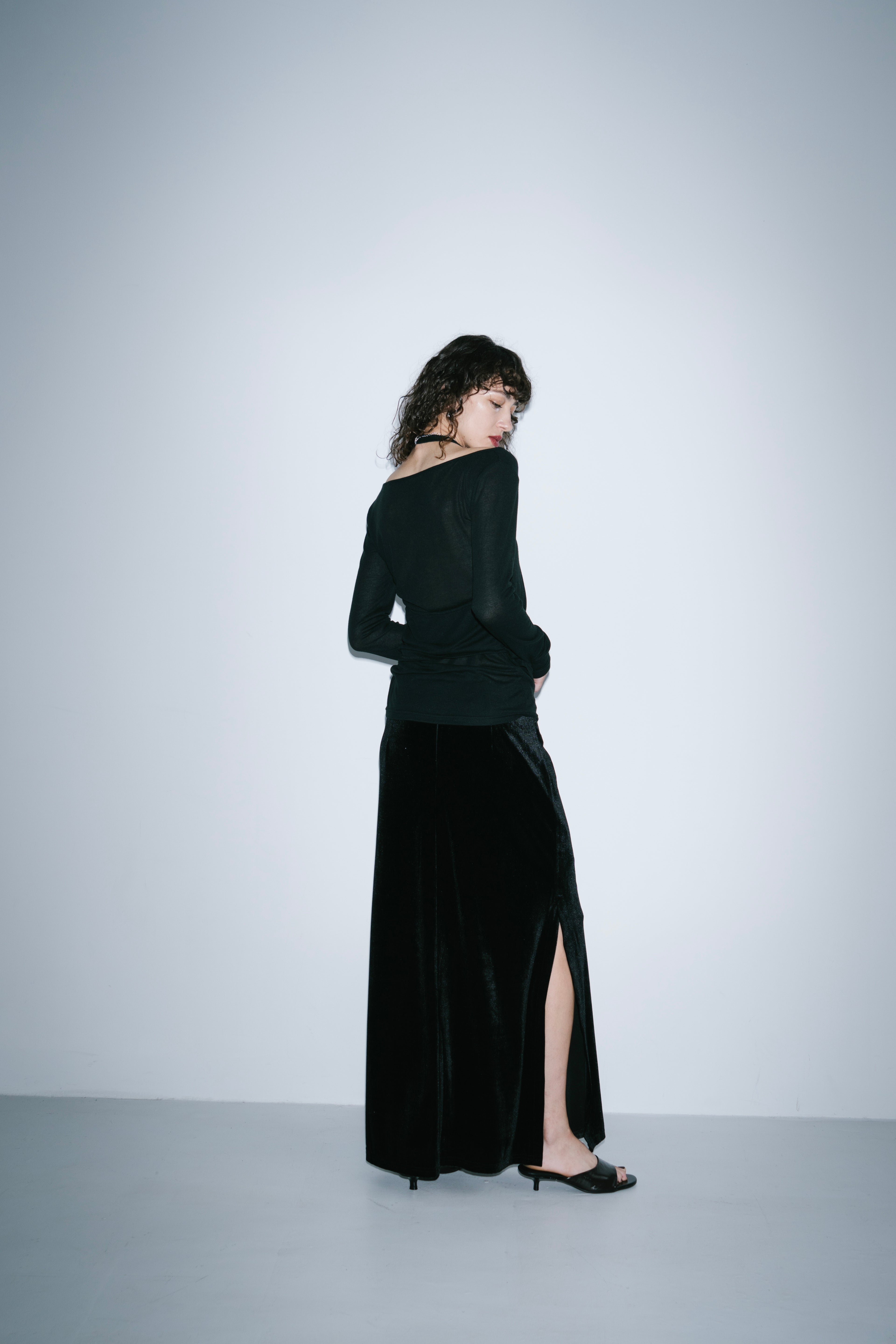 Side vent velour long skirt