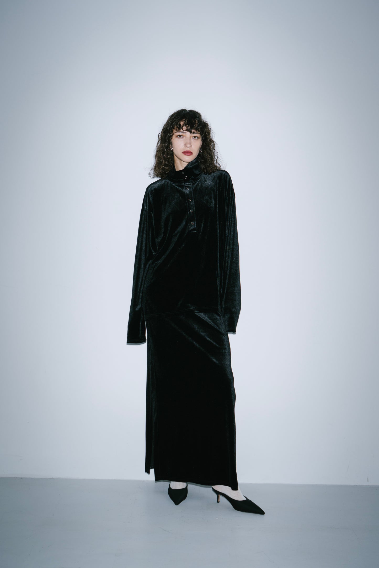 Side vent velour long skirt