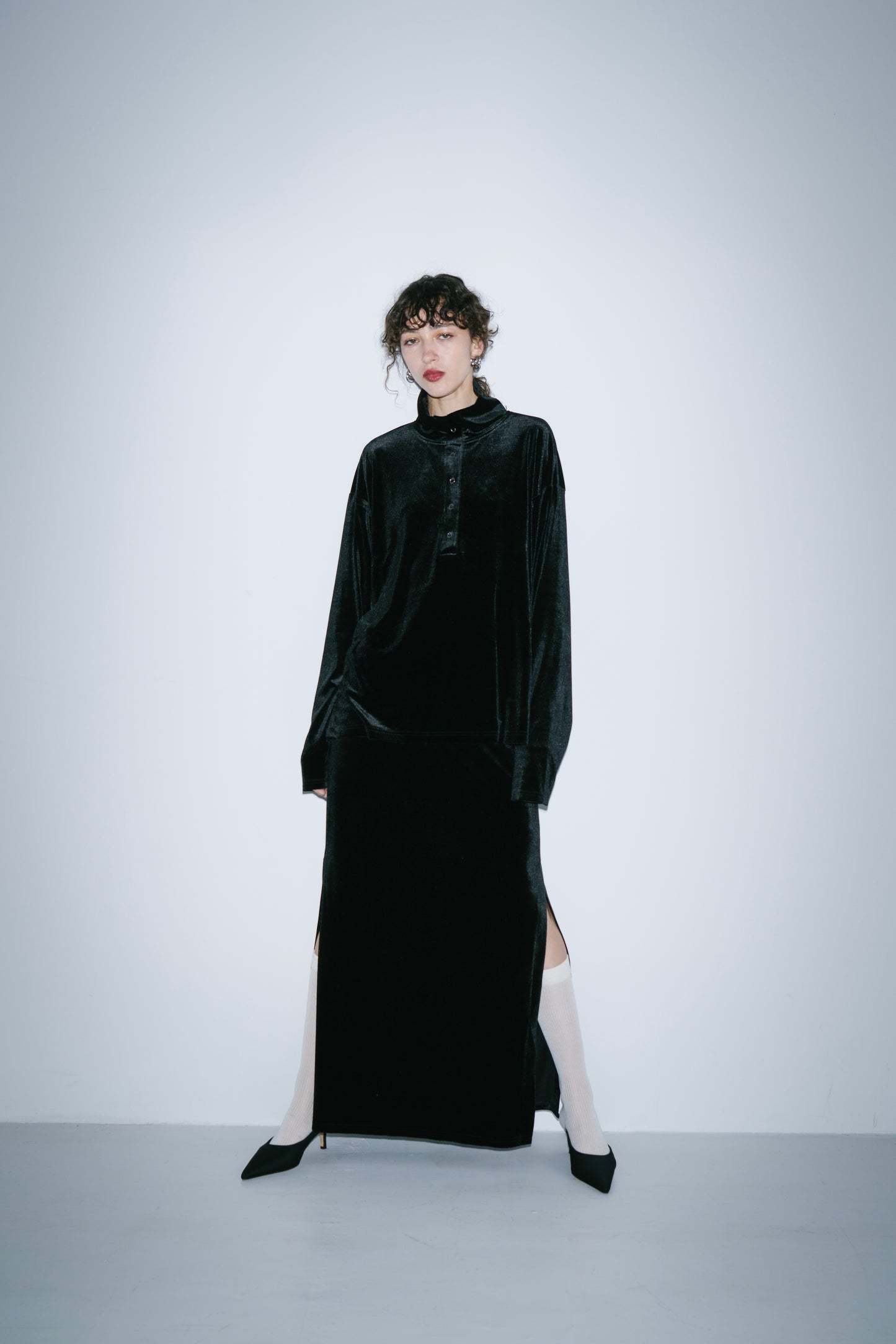 Side vent velour long skirt