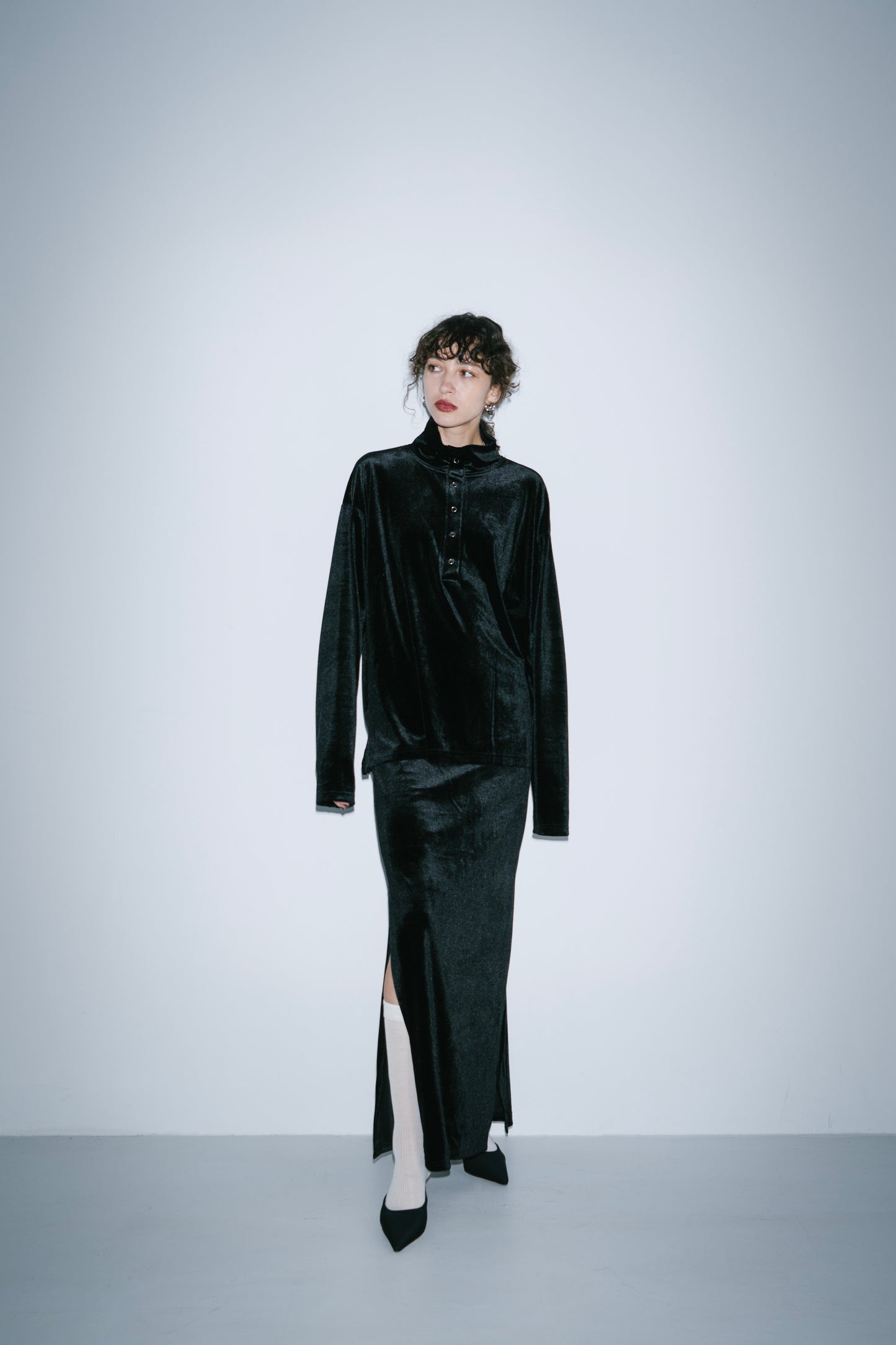 Stand collar velour tops