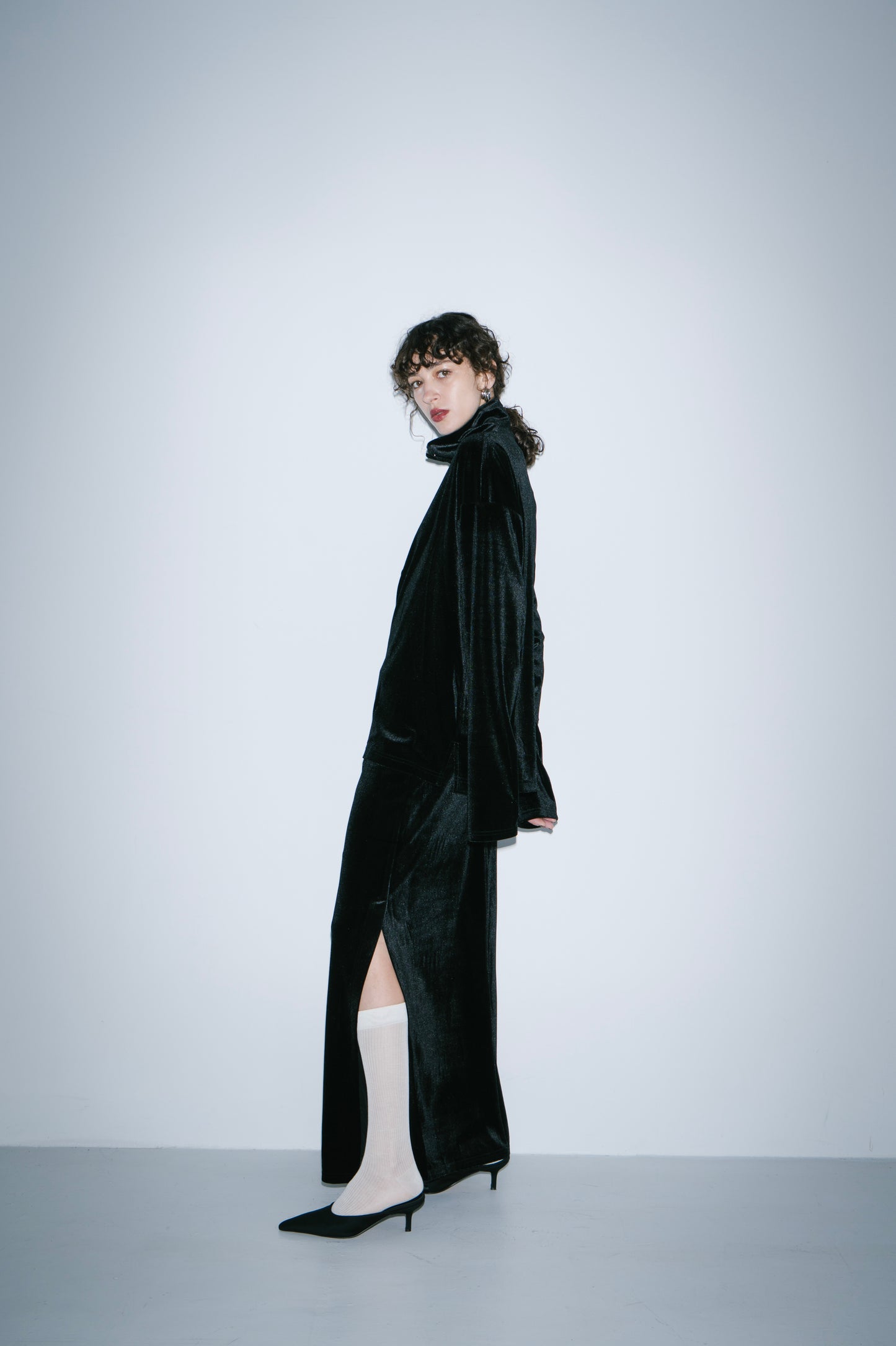 Side vent velour long skirt