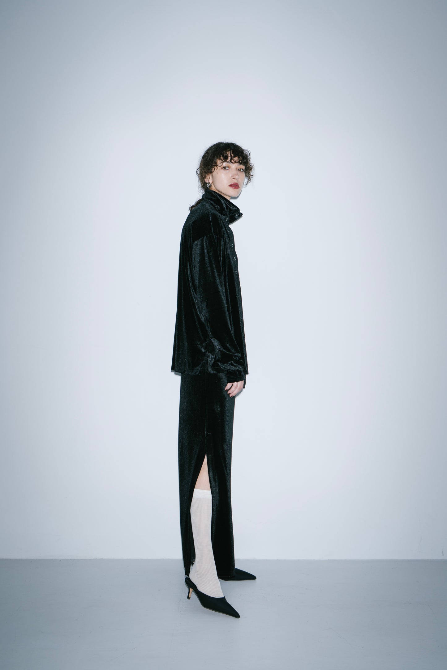 Stand collar velour tops