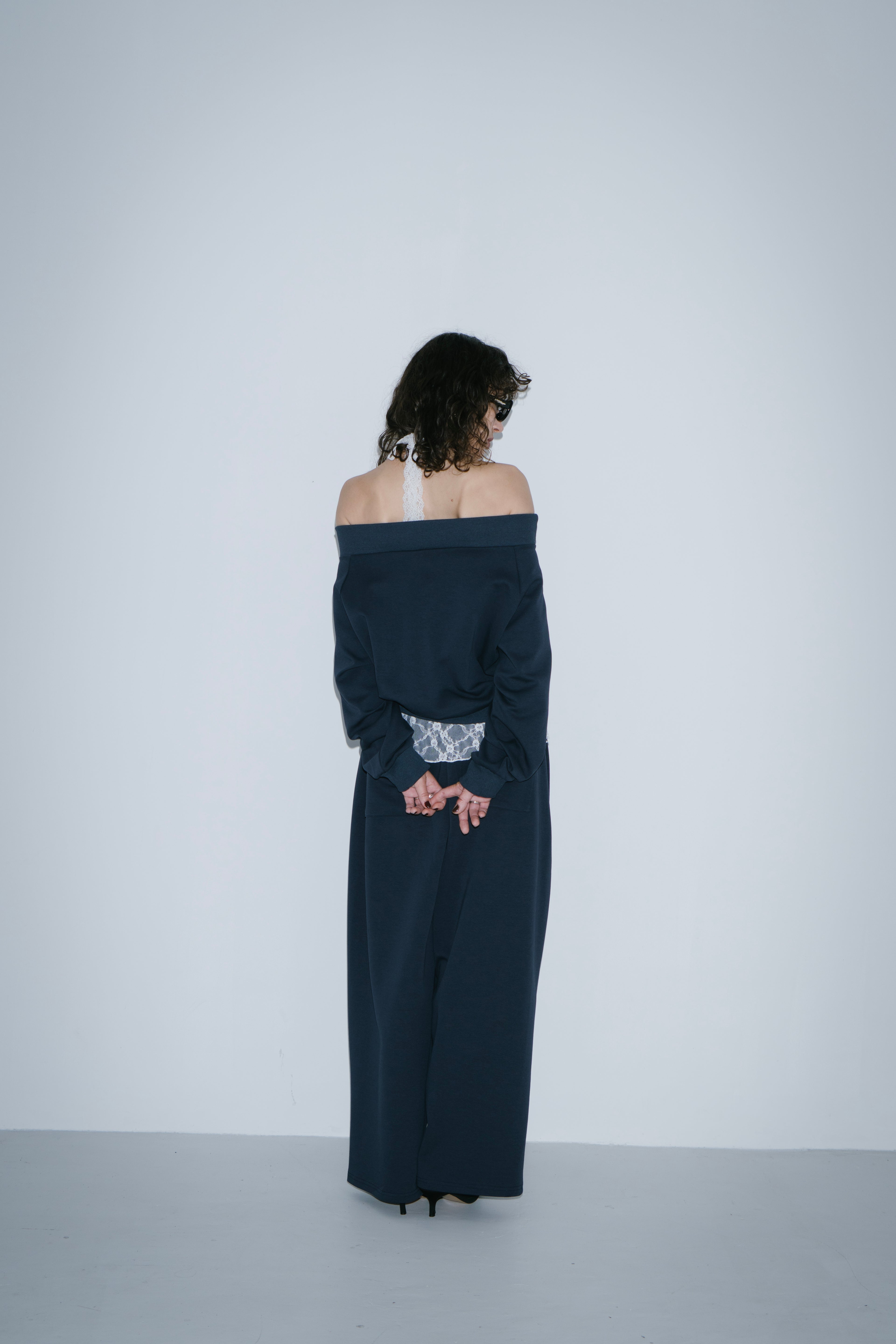Sweatshirt-touch off-shoulder tops
