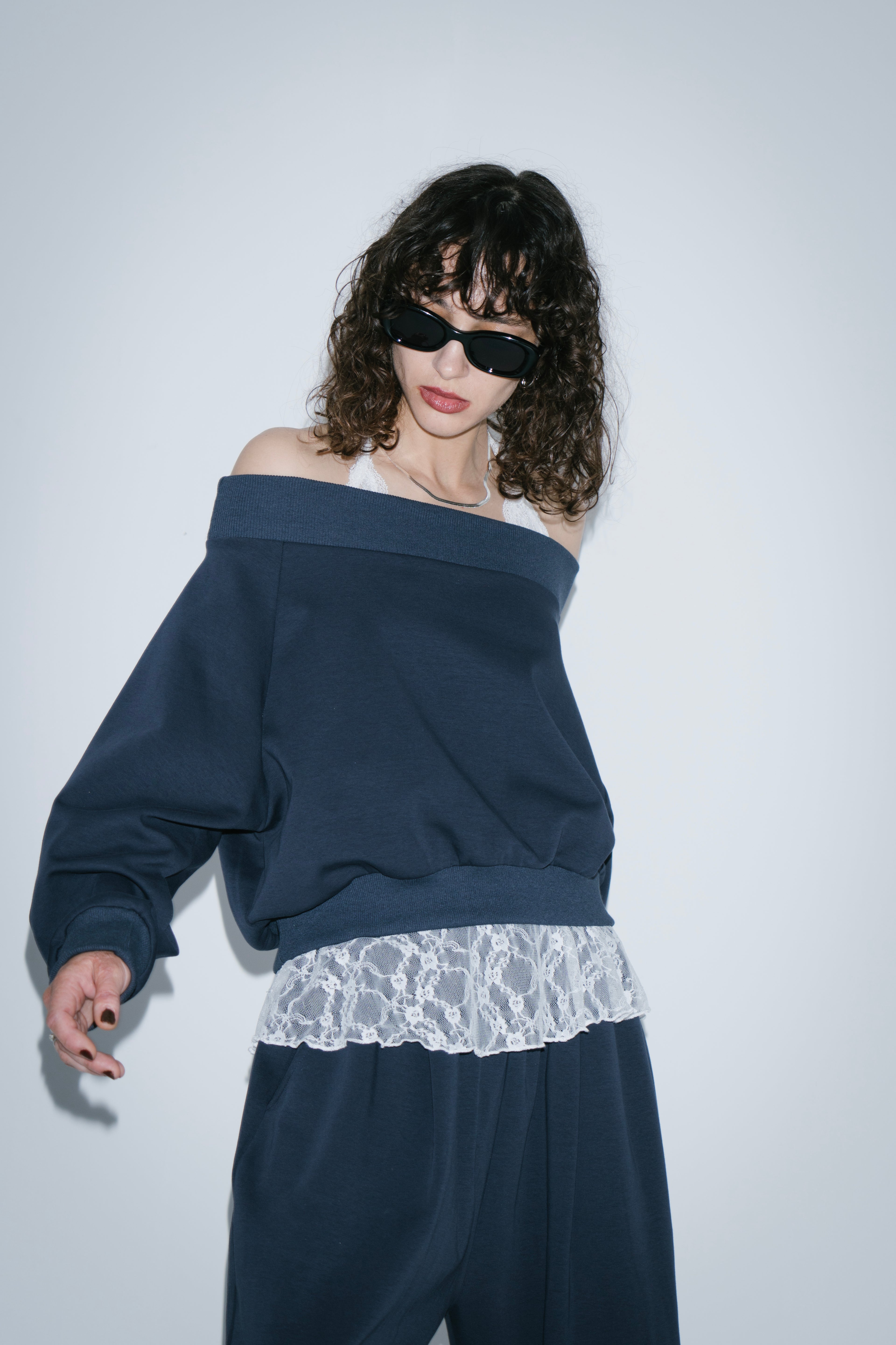 Sweatshirt-touch off-shoulder tops