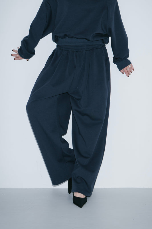 Sweat touch tuck pants