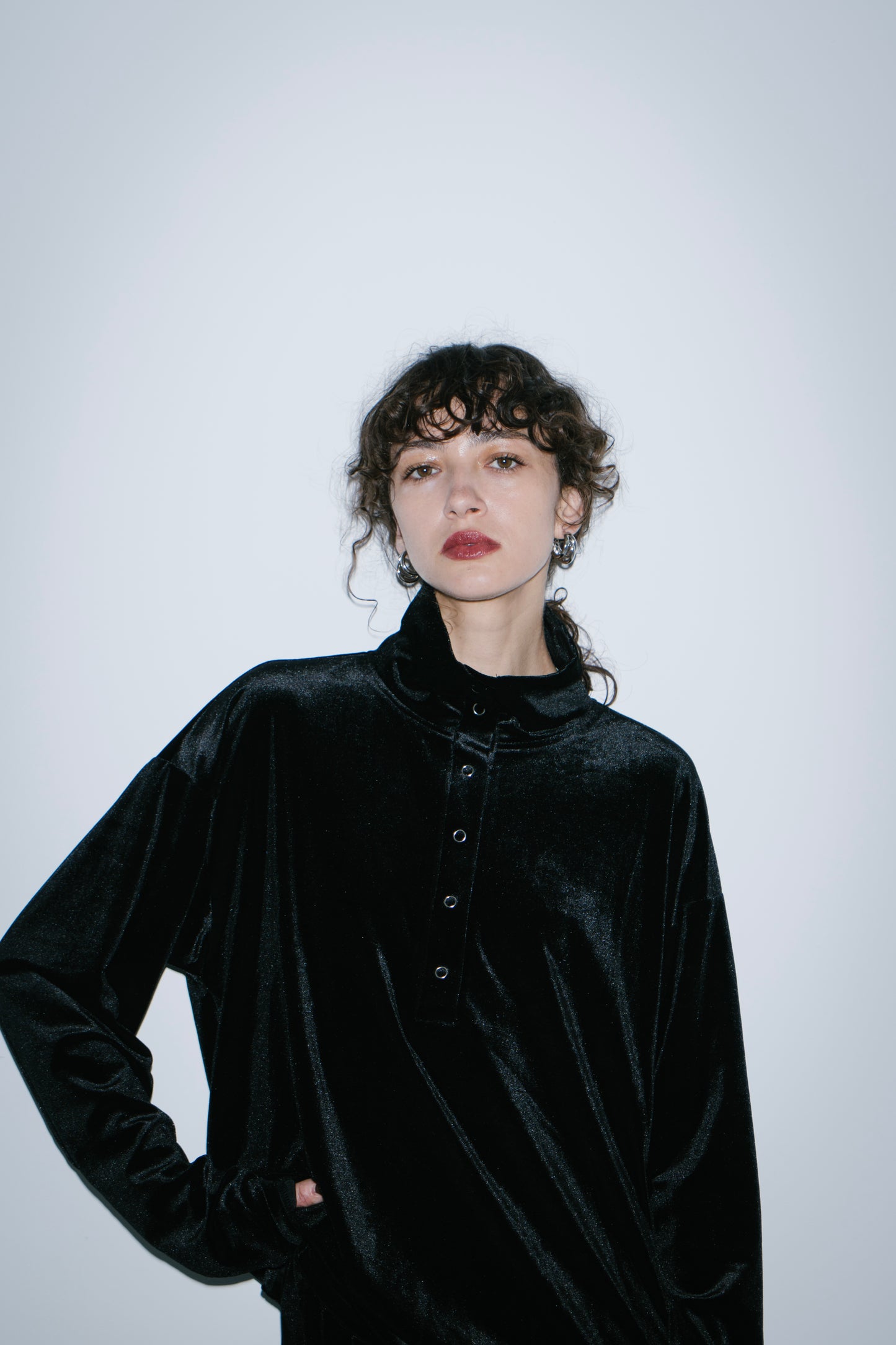 Stand collar velour tops