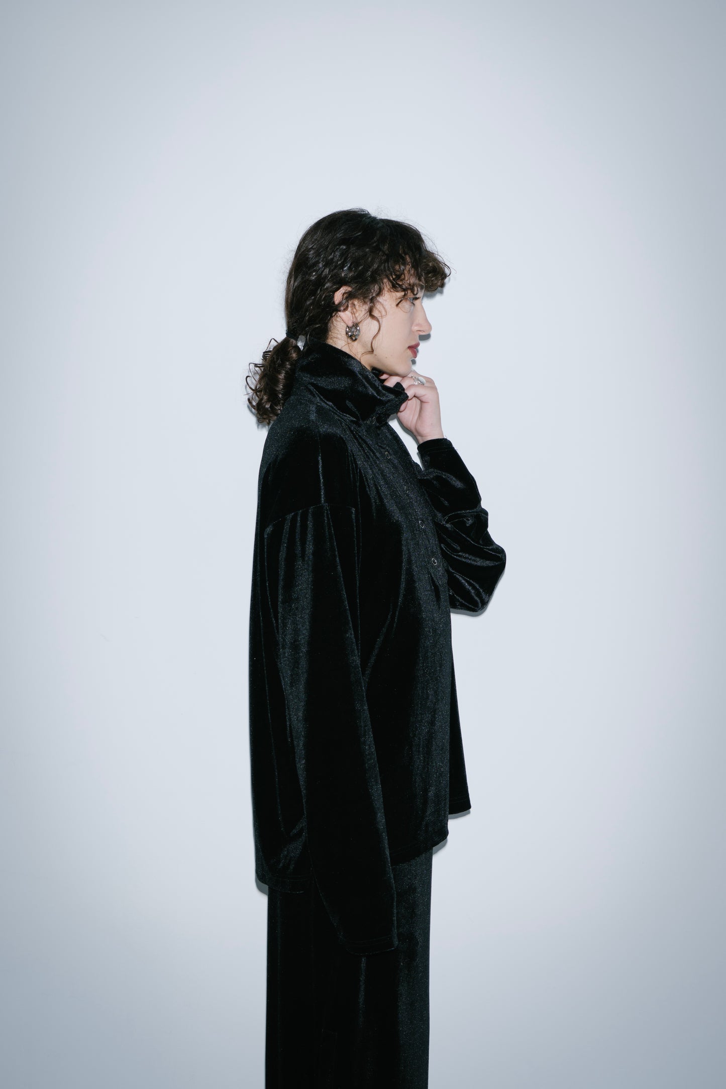 Stand collar velour tops