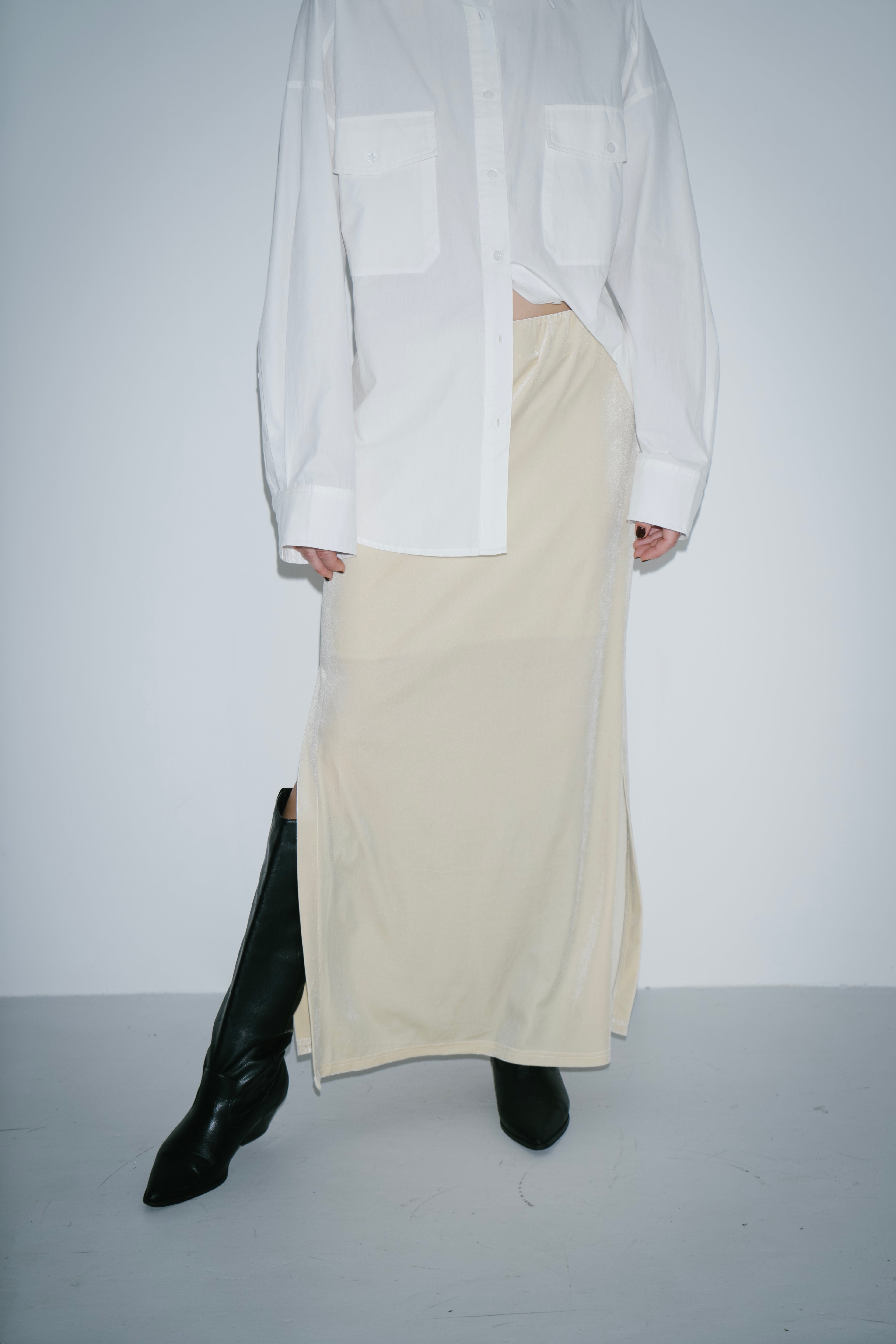 Side vent velour long skirt