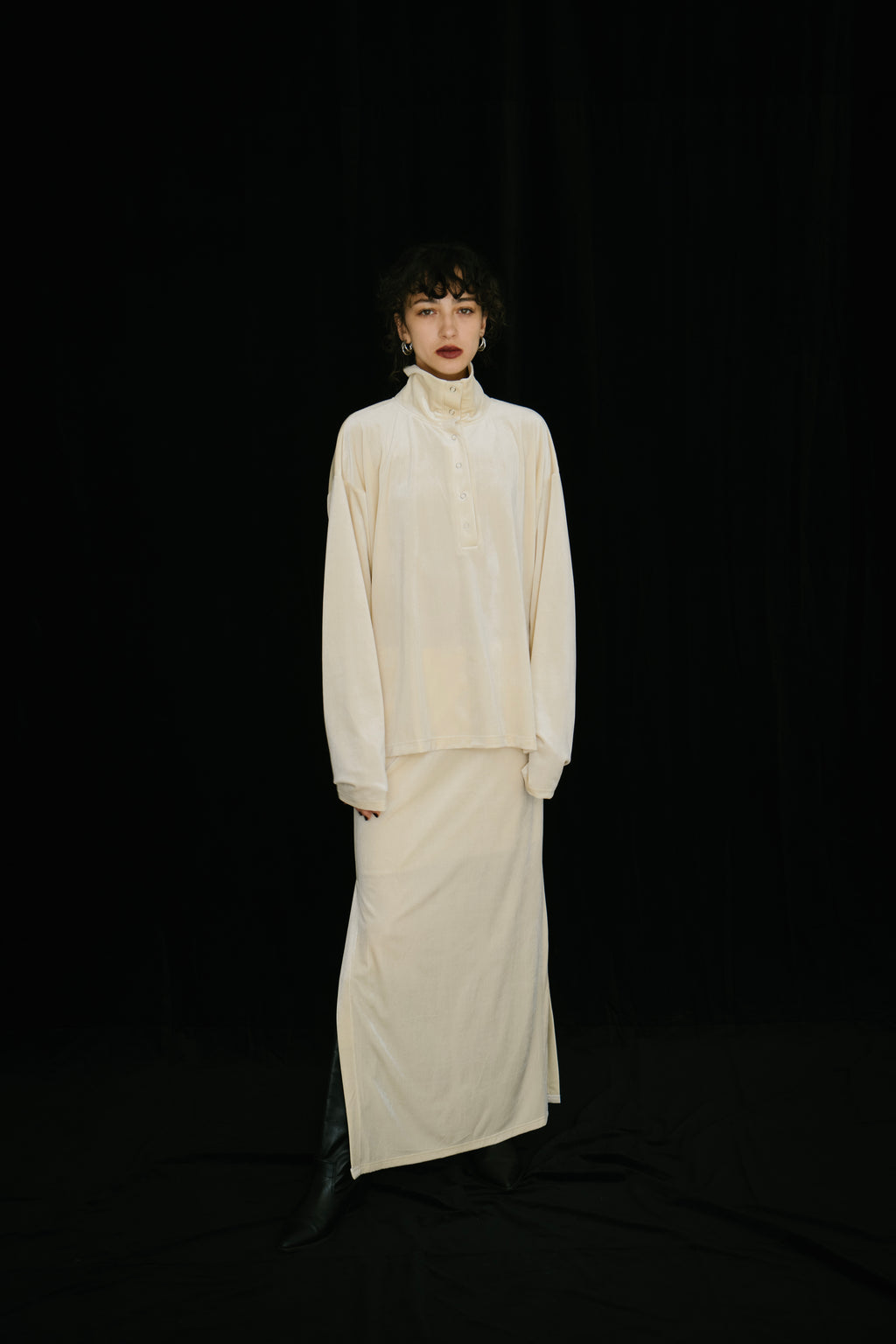 Side vent velour long skirt