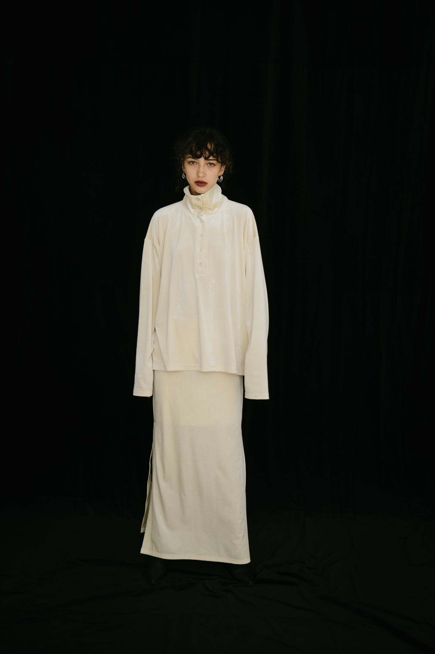 Side vent velour long skirt