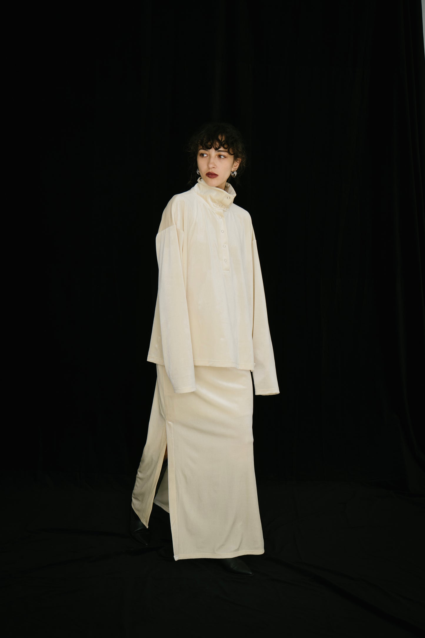 Stand collar velour tops