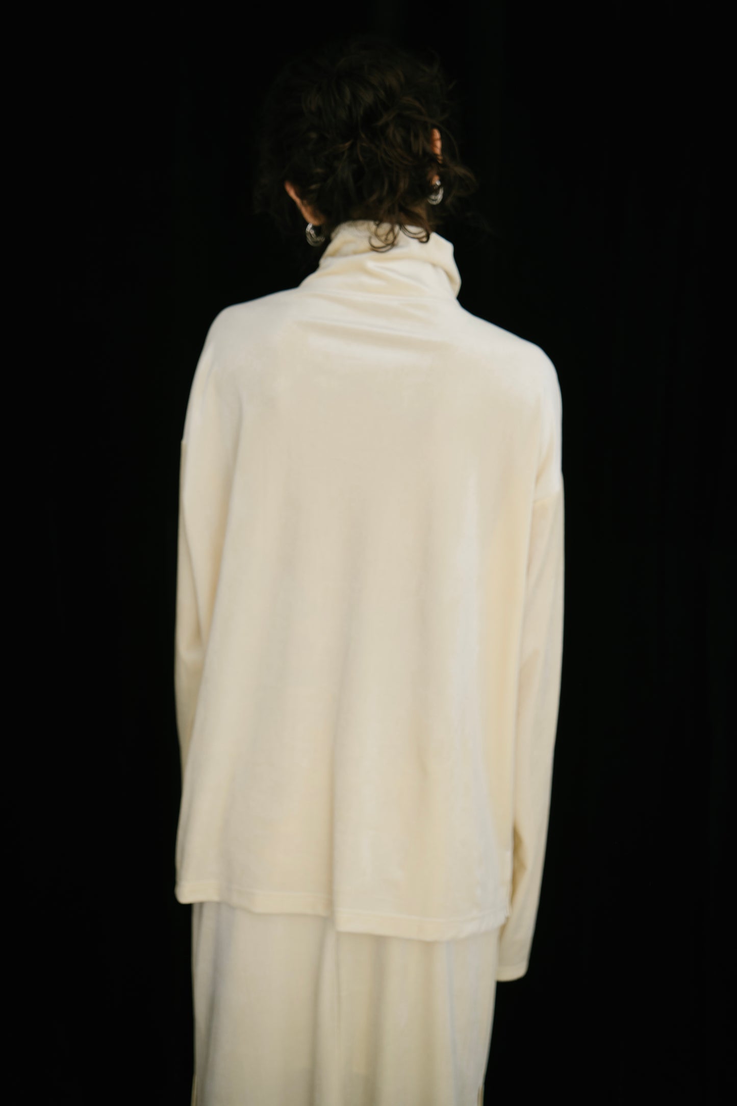 Stand collar velour tops