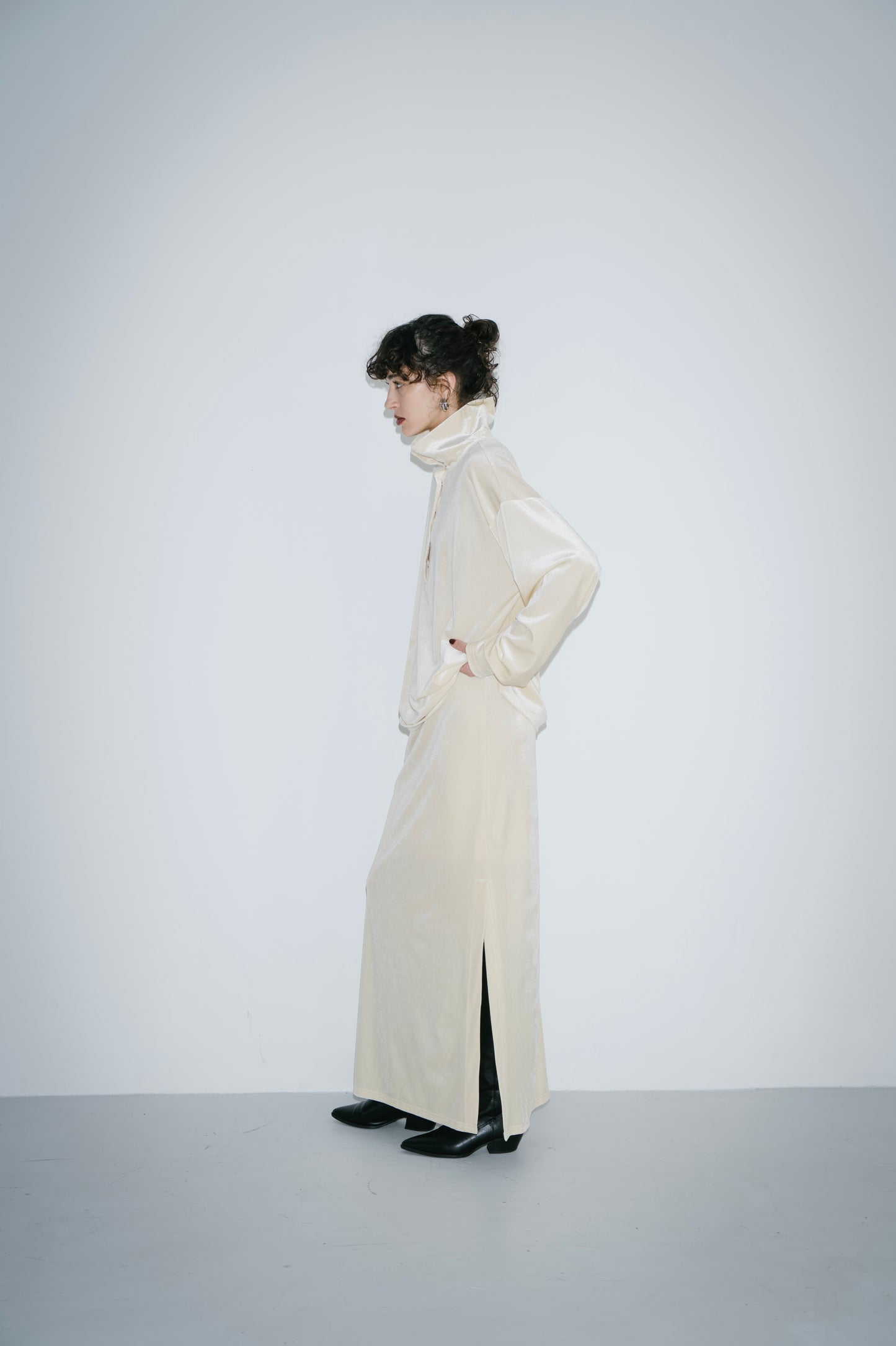 Stand collar velour tops