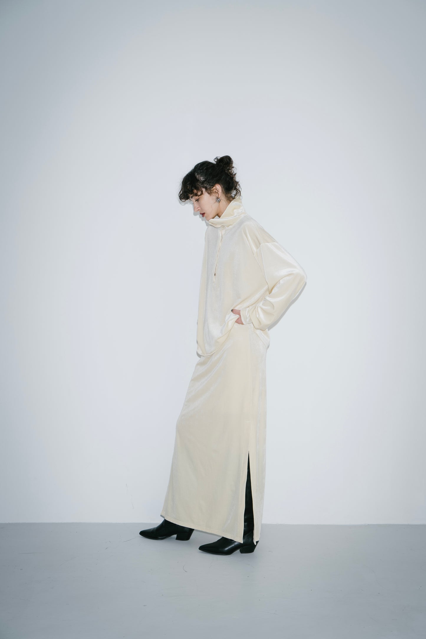 Stand collar velour tops