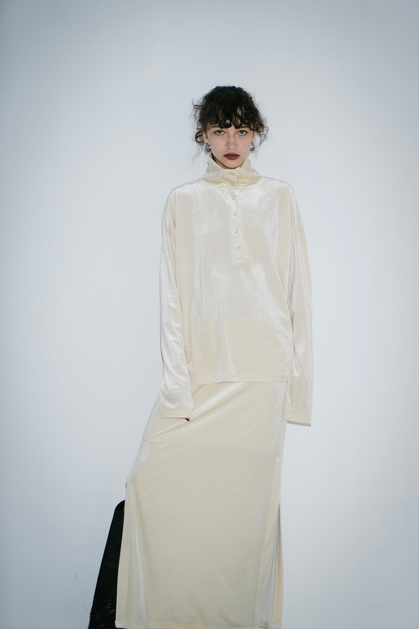 Stand collar velour tops