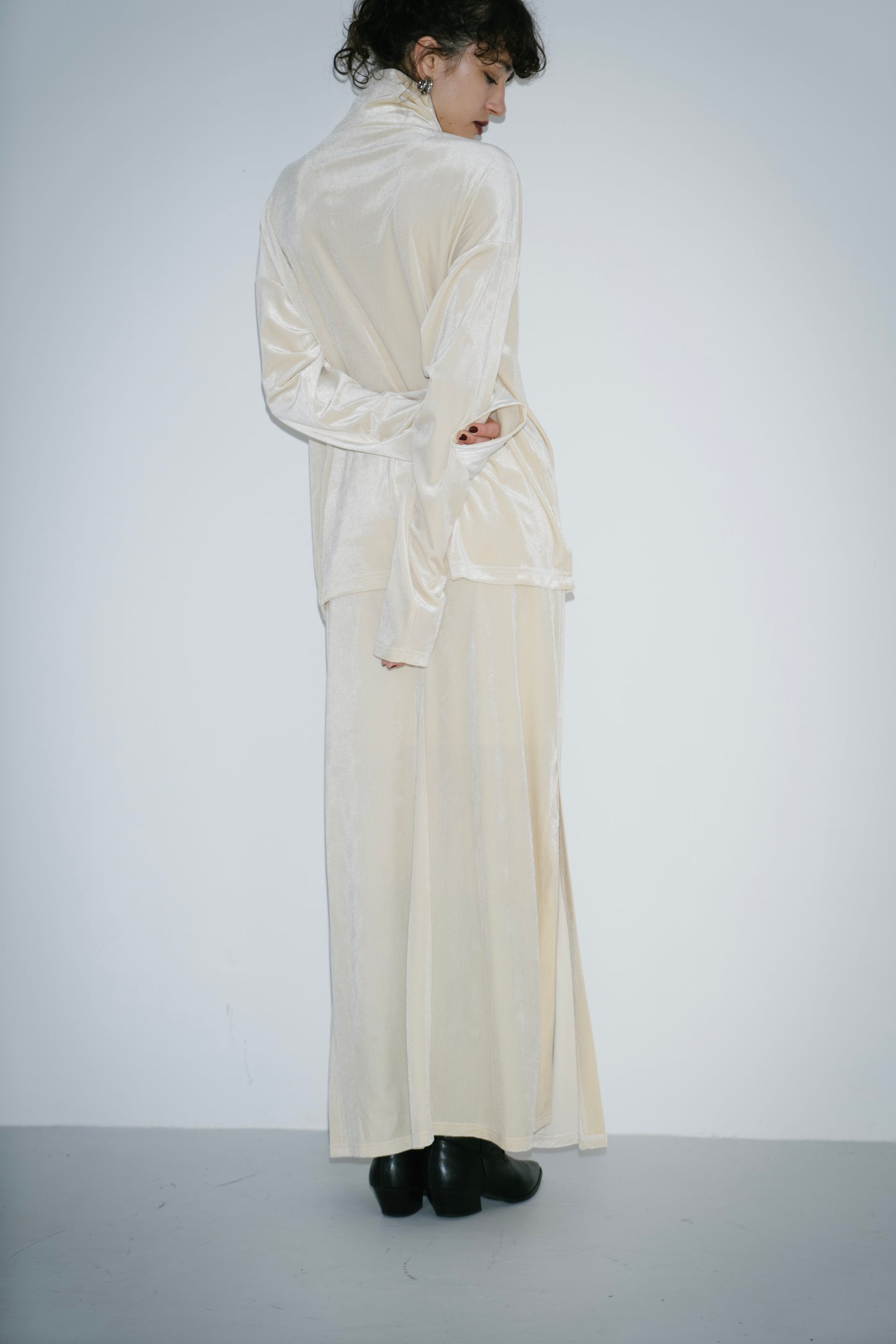 Side vent velour long skirt