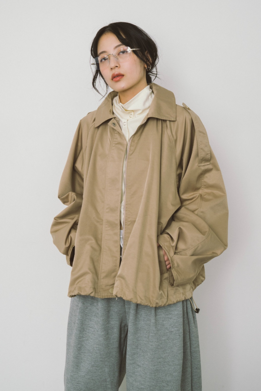 Zip-up short trench coat