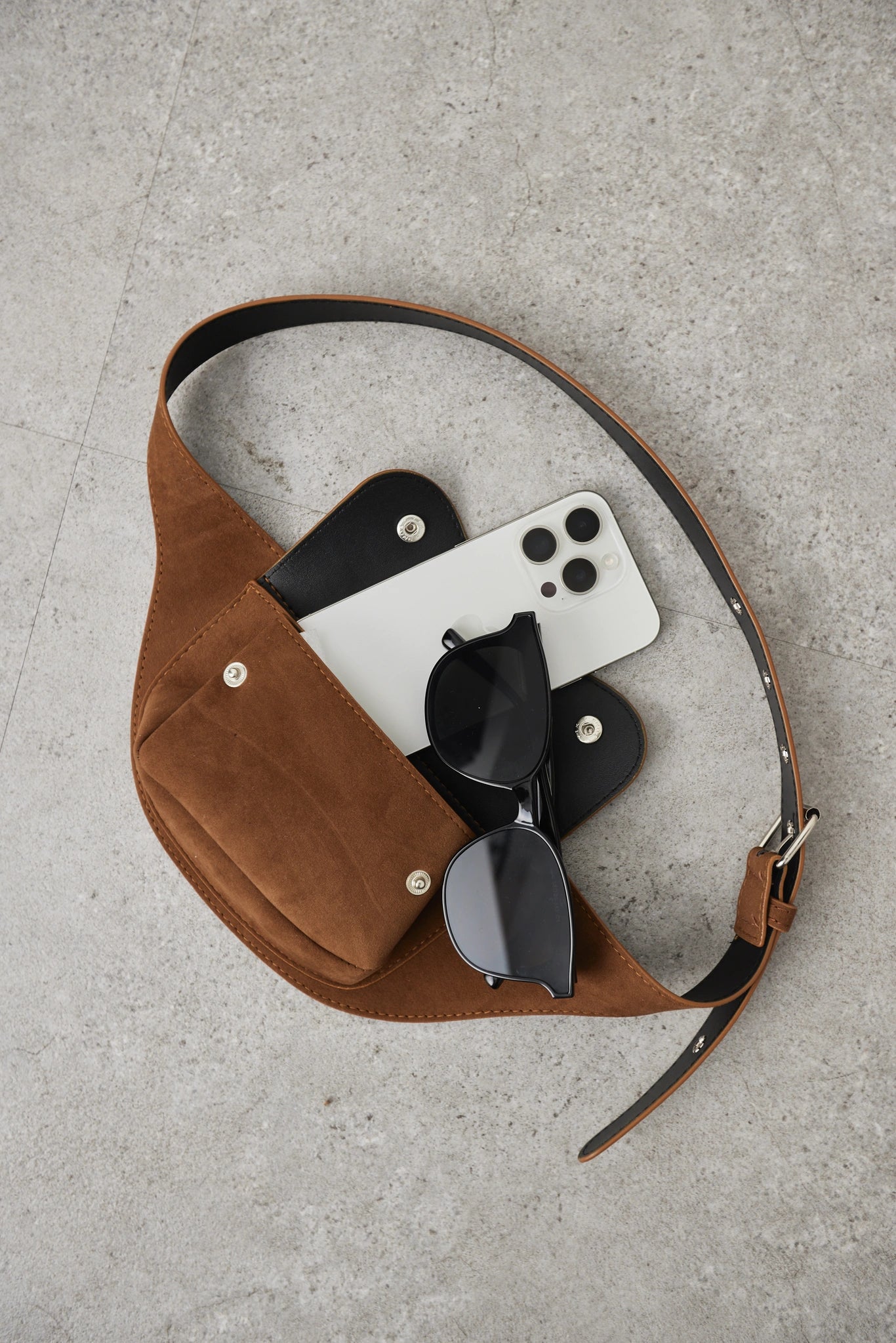 Suede pouch belt