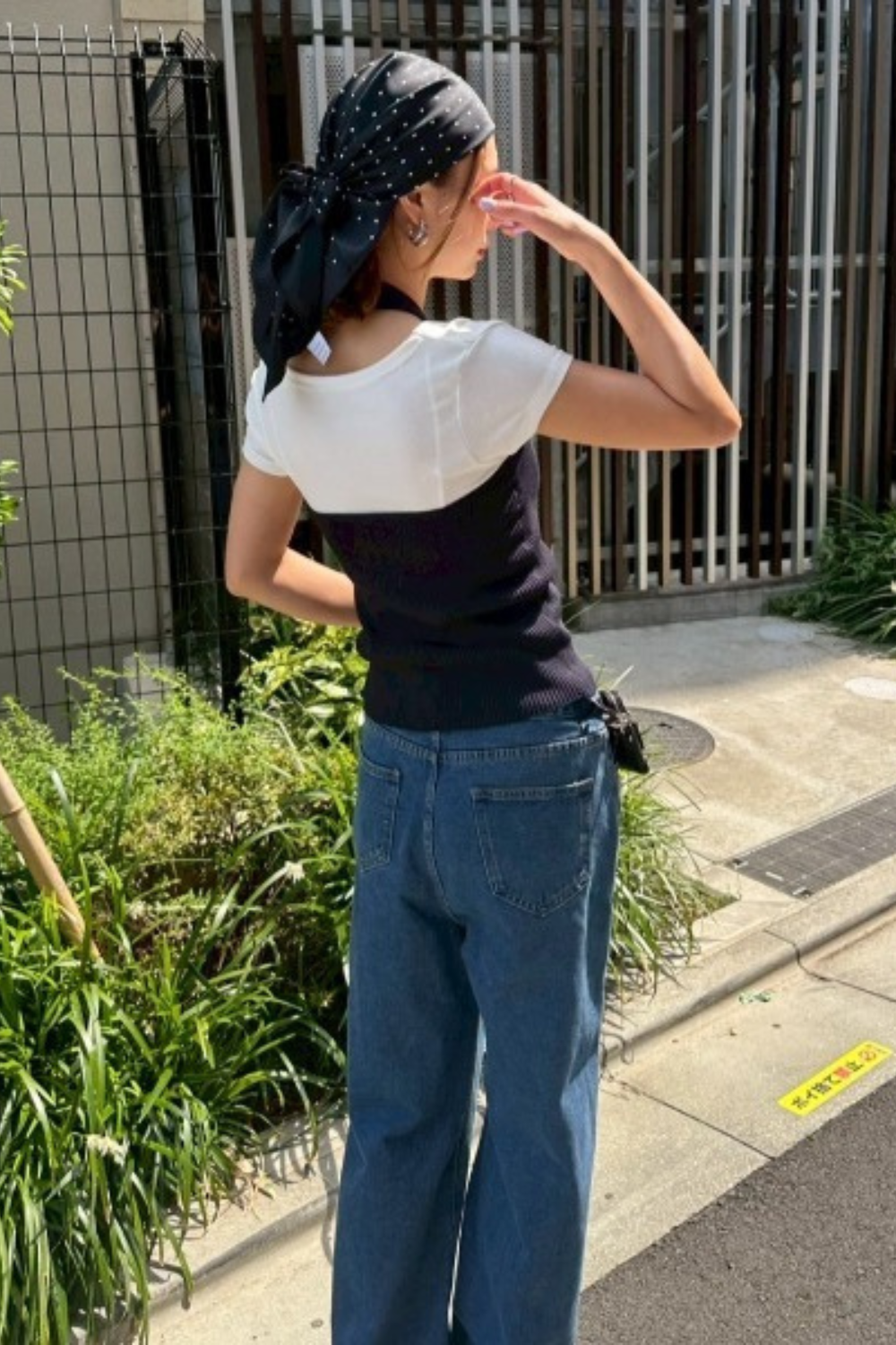 Halter neck knit vest