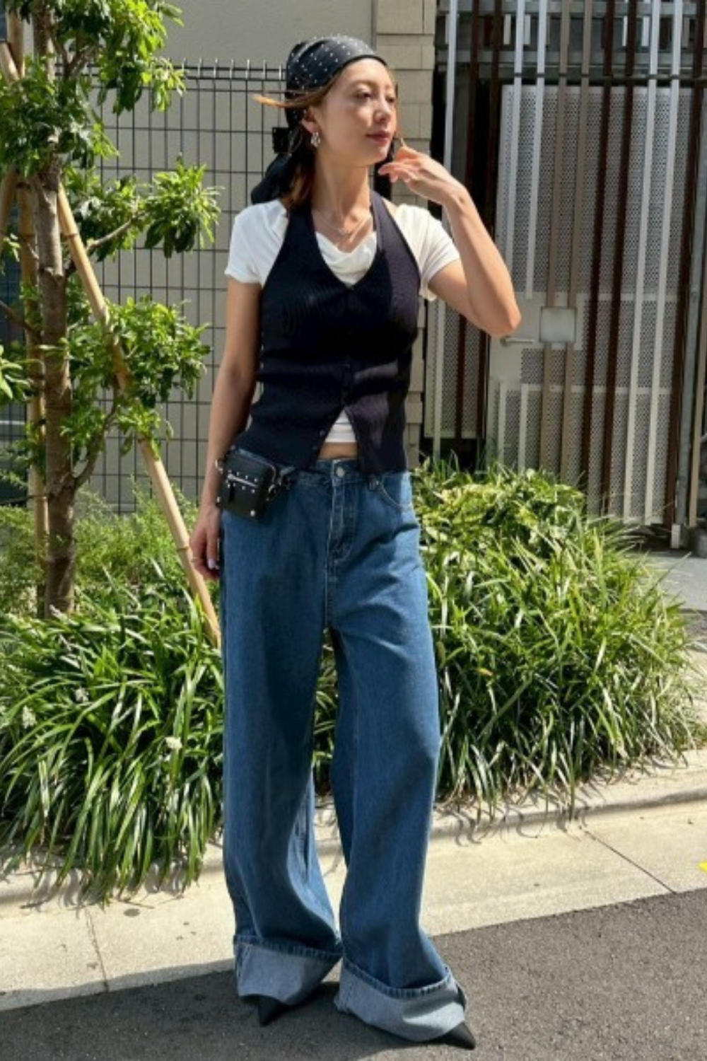 Halter neck knit vest