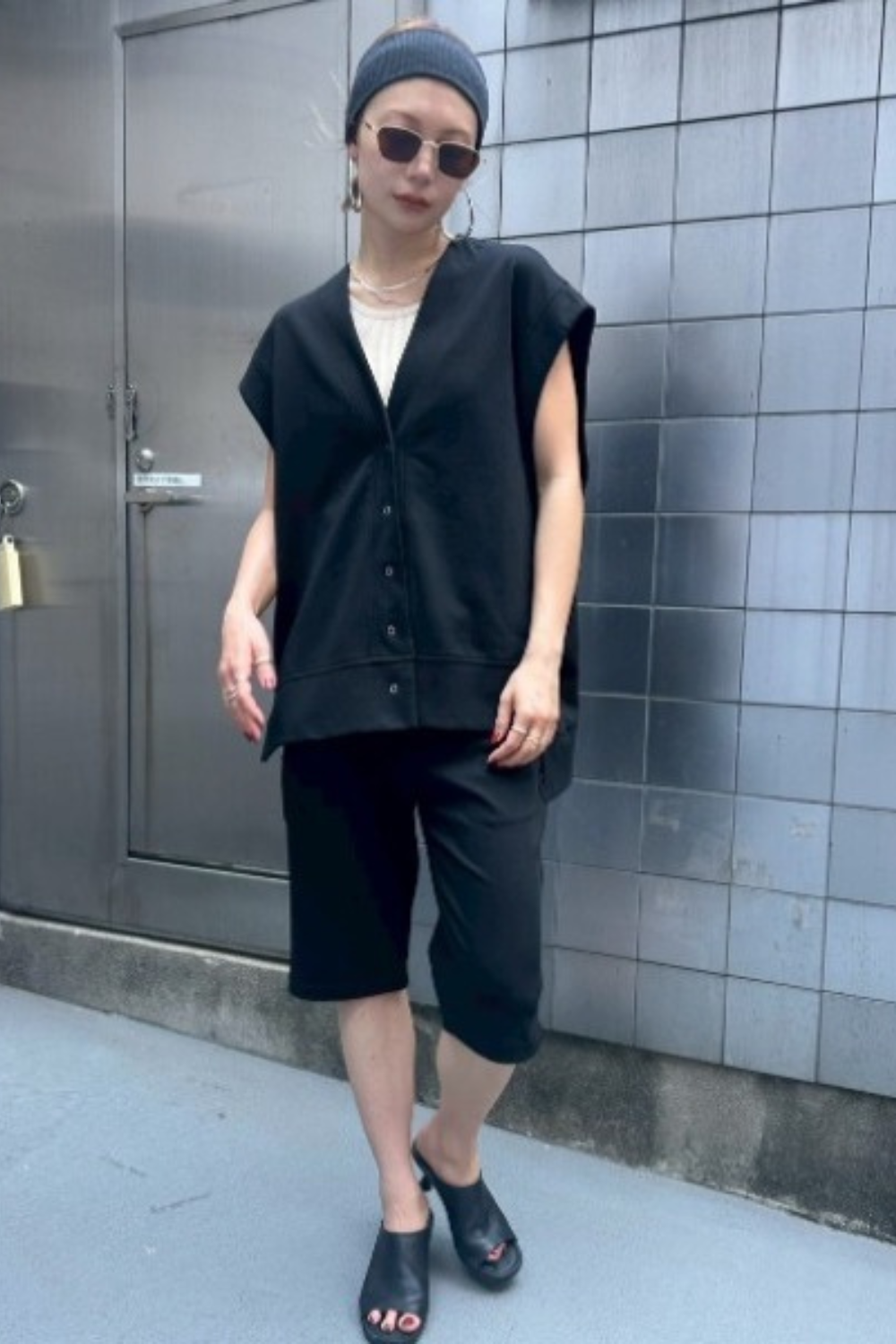 Slit hem capri pants