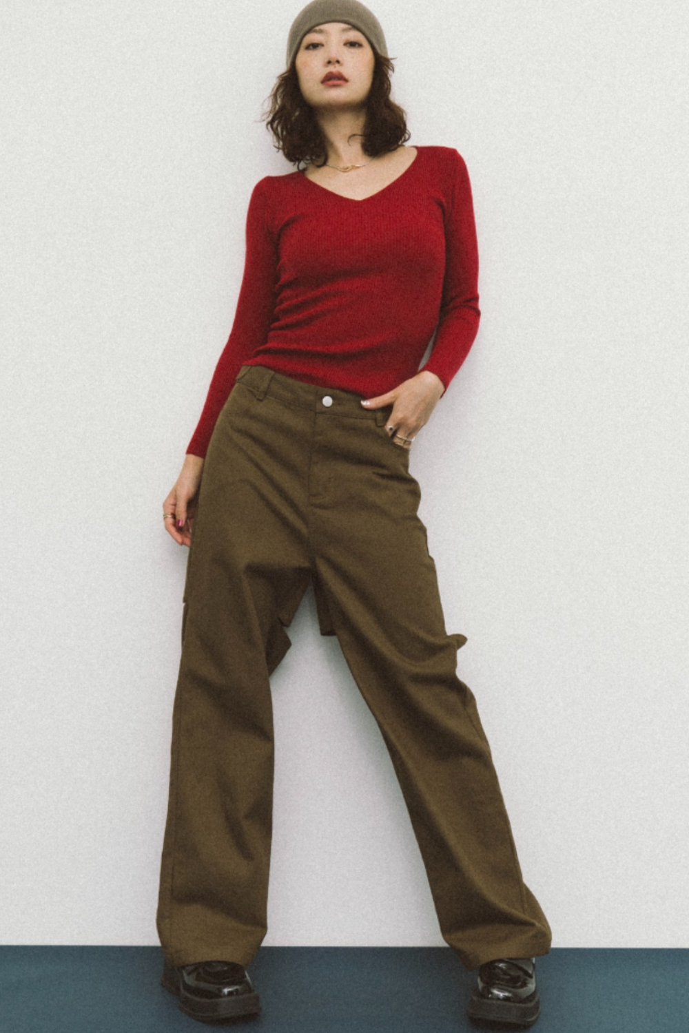 Back slit twill pants