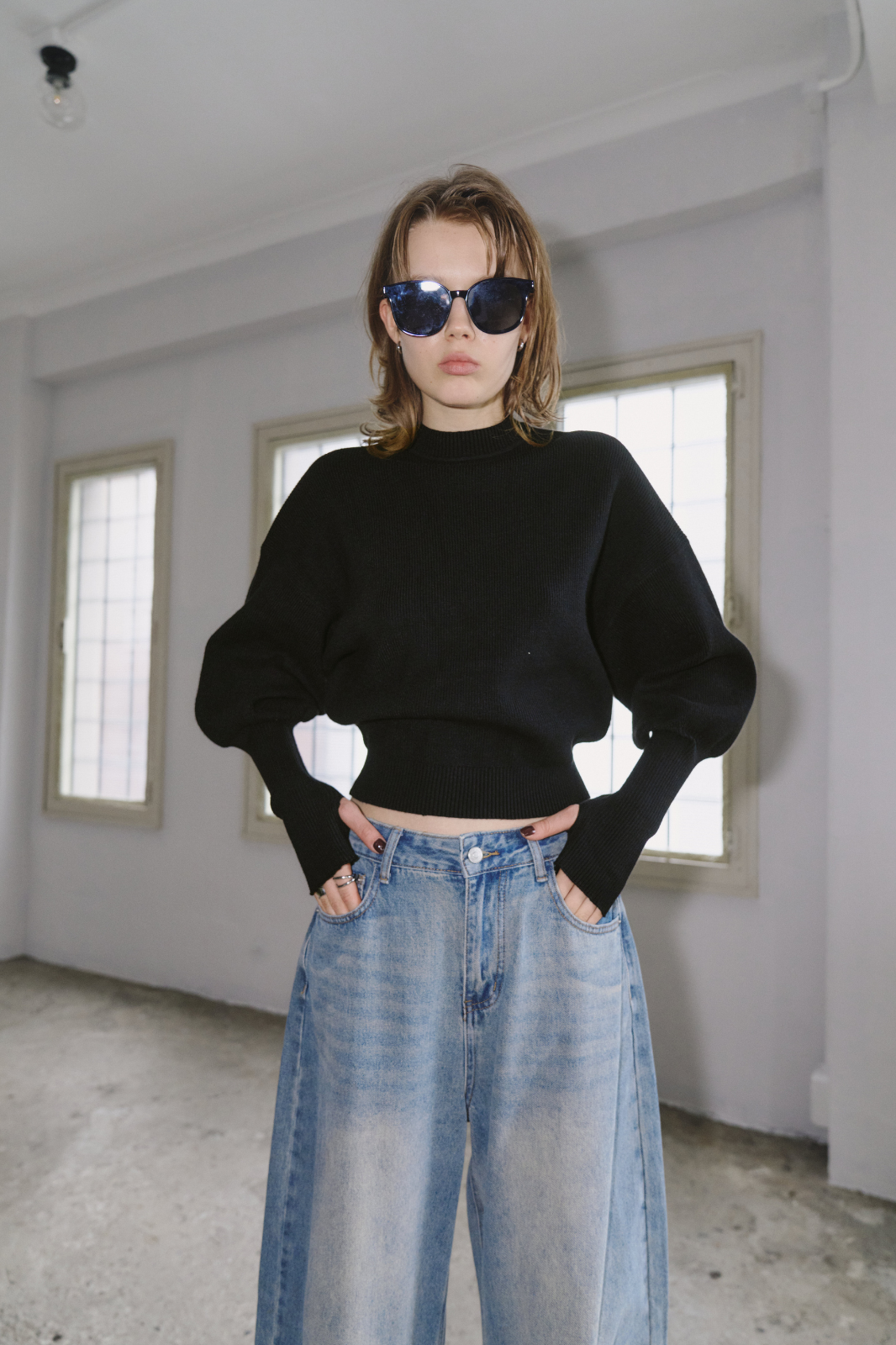 Crew neck compact knit pullover