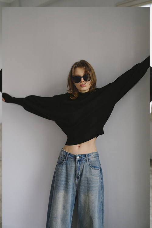 Crew neck compact knit pullover