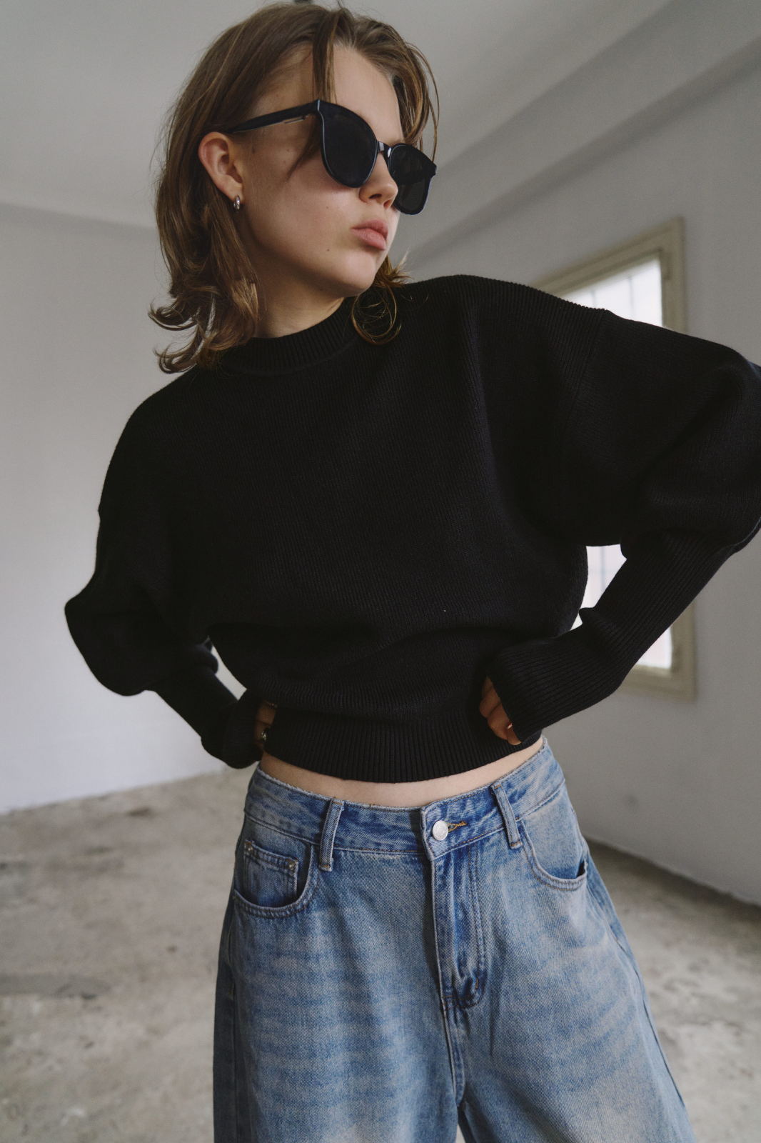 Crew neck compact knit pullover