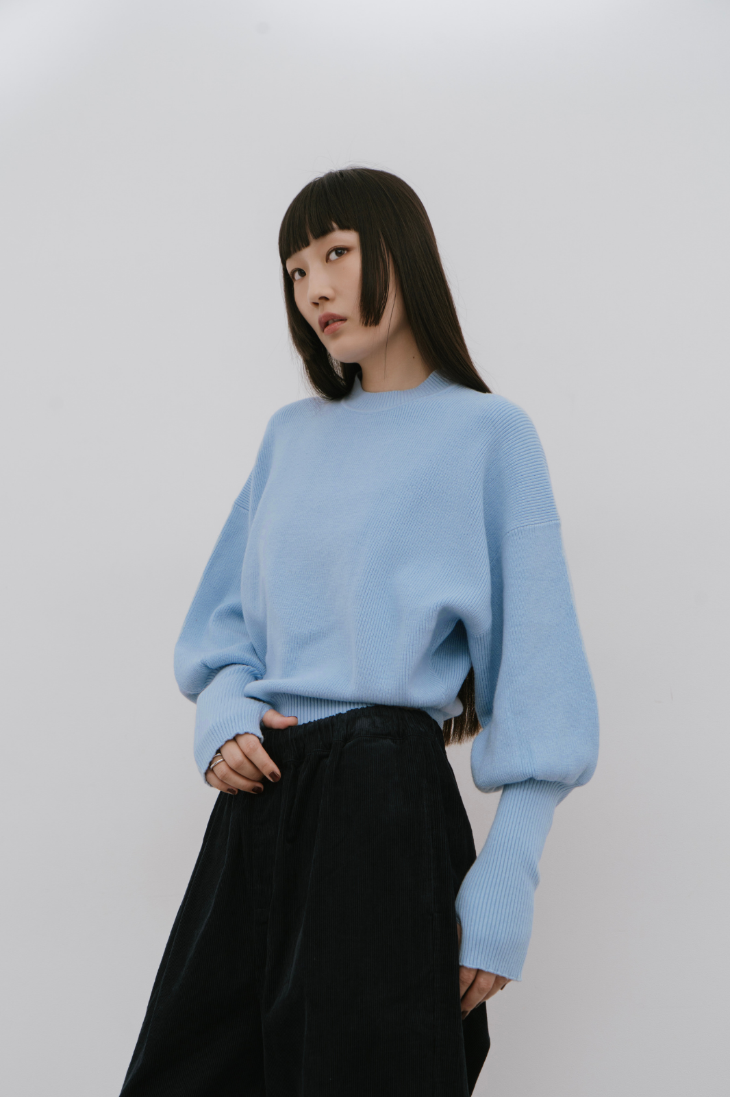 Crew neck compact knit pullover