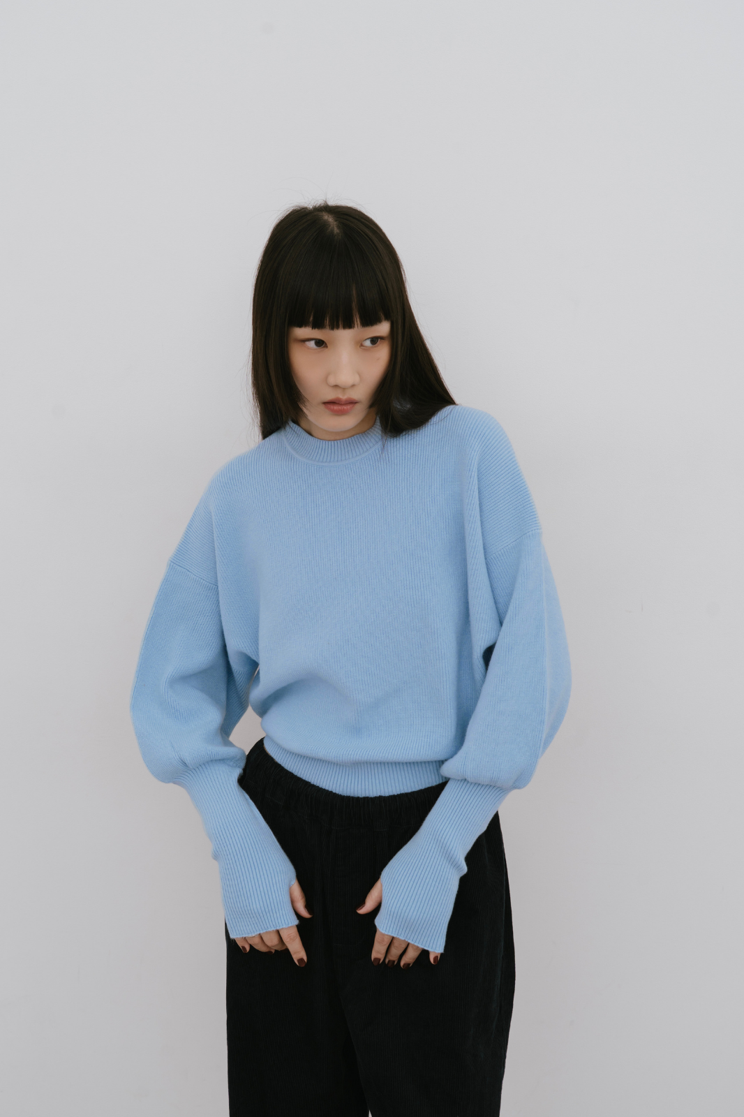 Crew neck compact knit pullover