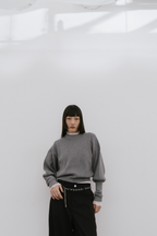 Crew neck compact knit pullover