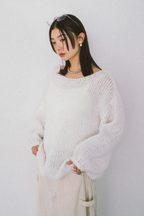 Low gauge loose knit pullover