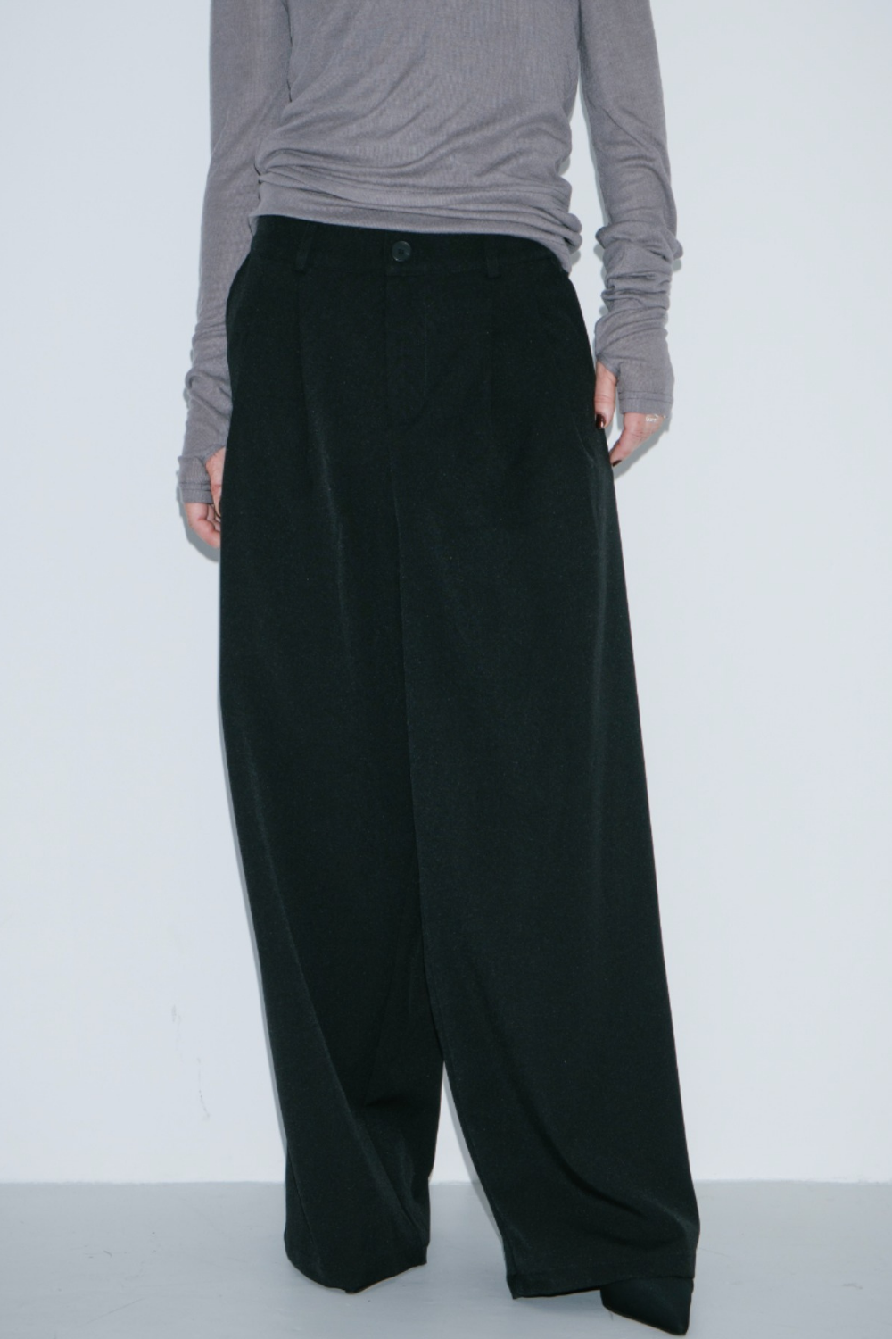 2-tuck wide pants