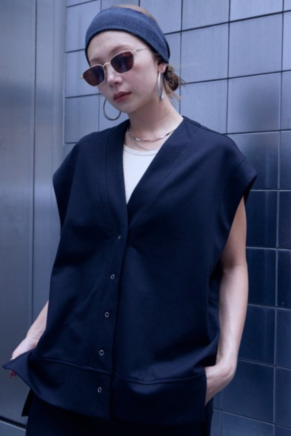 Snap wide vest