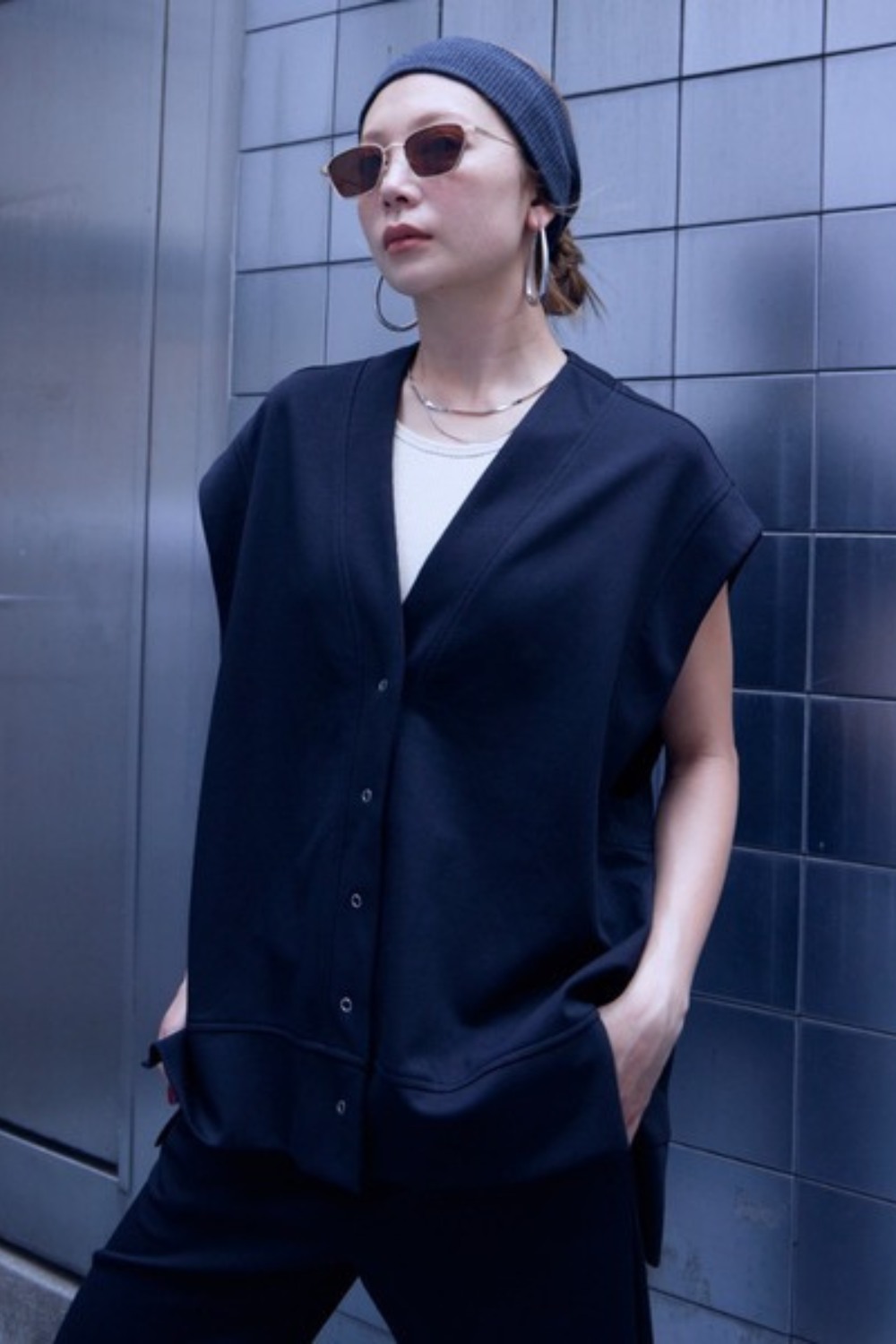 Snap wide vest