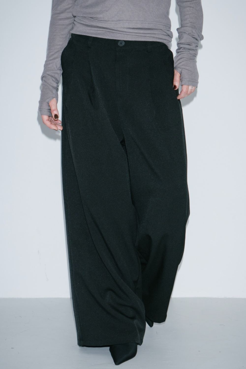 2-tuck wide pants