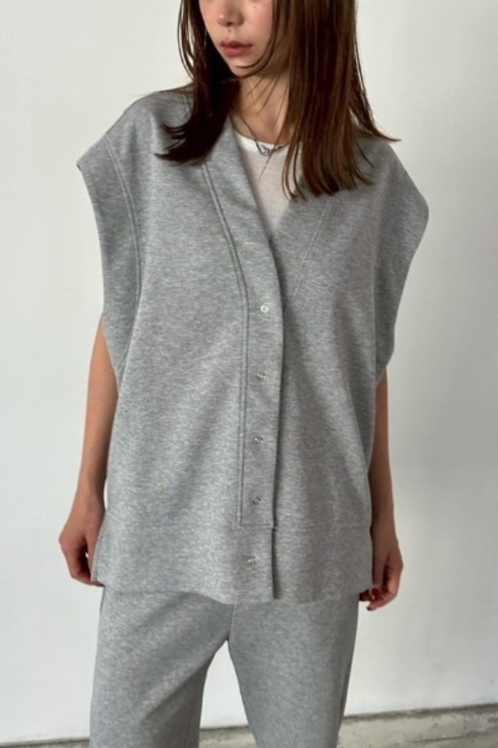 Snap wide vest