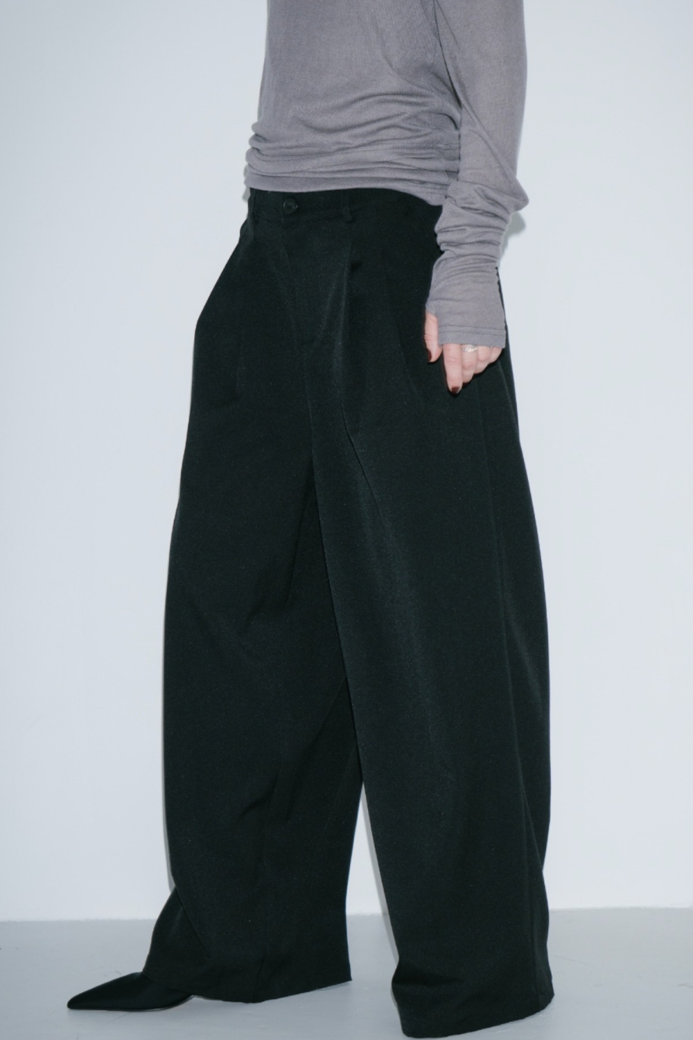 2-tuck wide pants