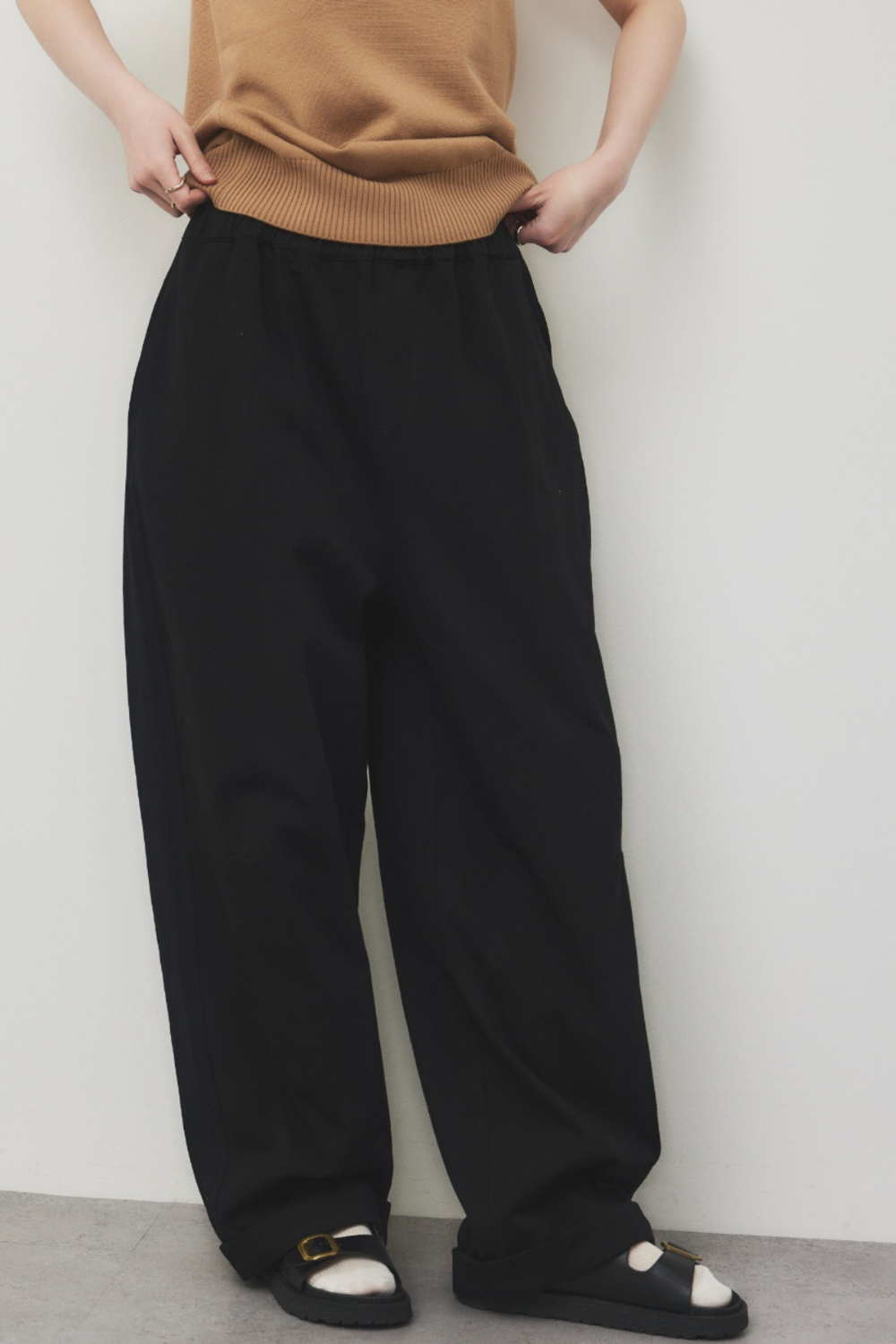 Cotton roll-up curved pants